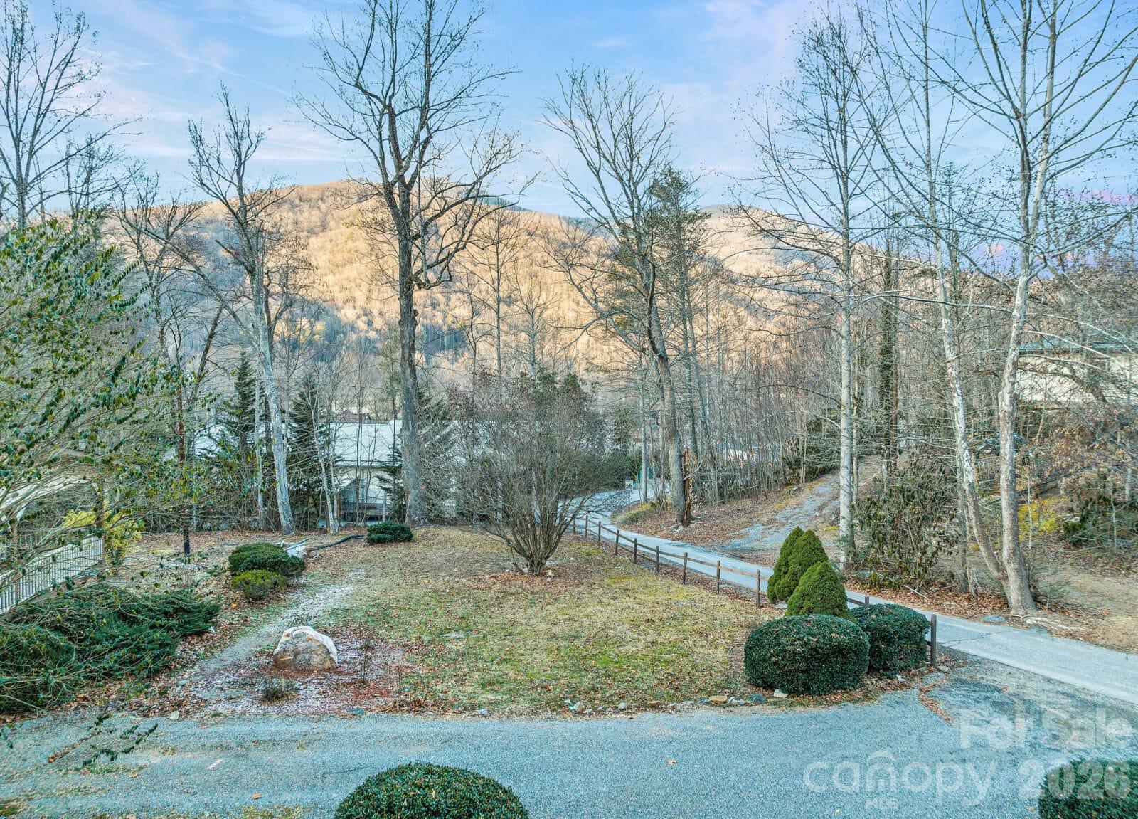 180 Hemlock Loop Property Photo 3