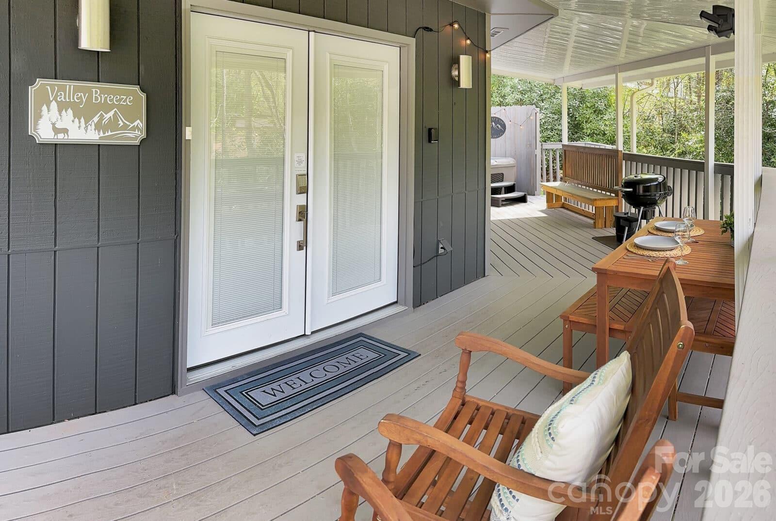 180 Hemlock Loop Property Photo 8