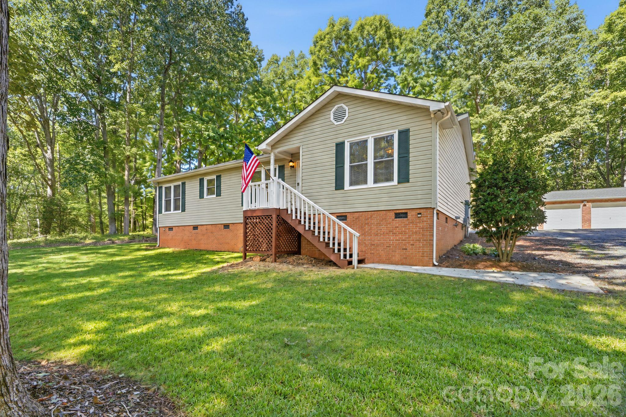 614 Stonehaven Court Property Photo 1