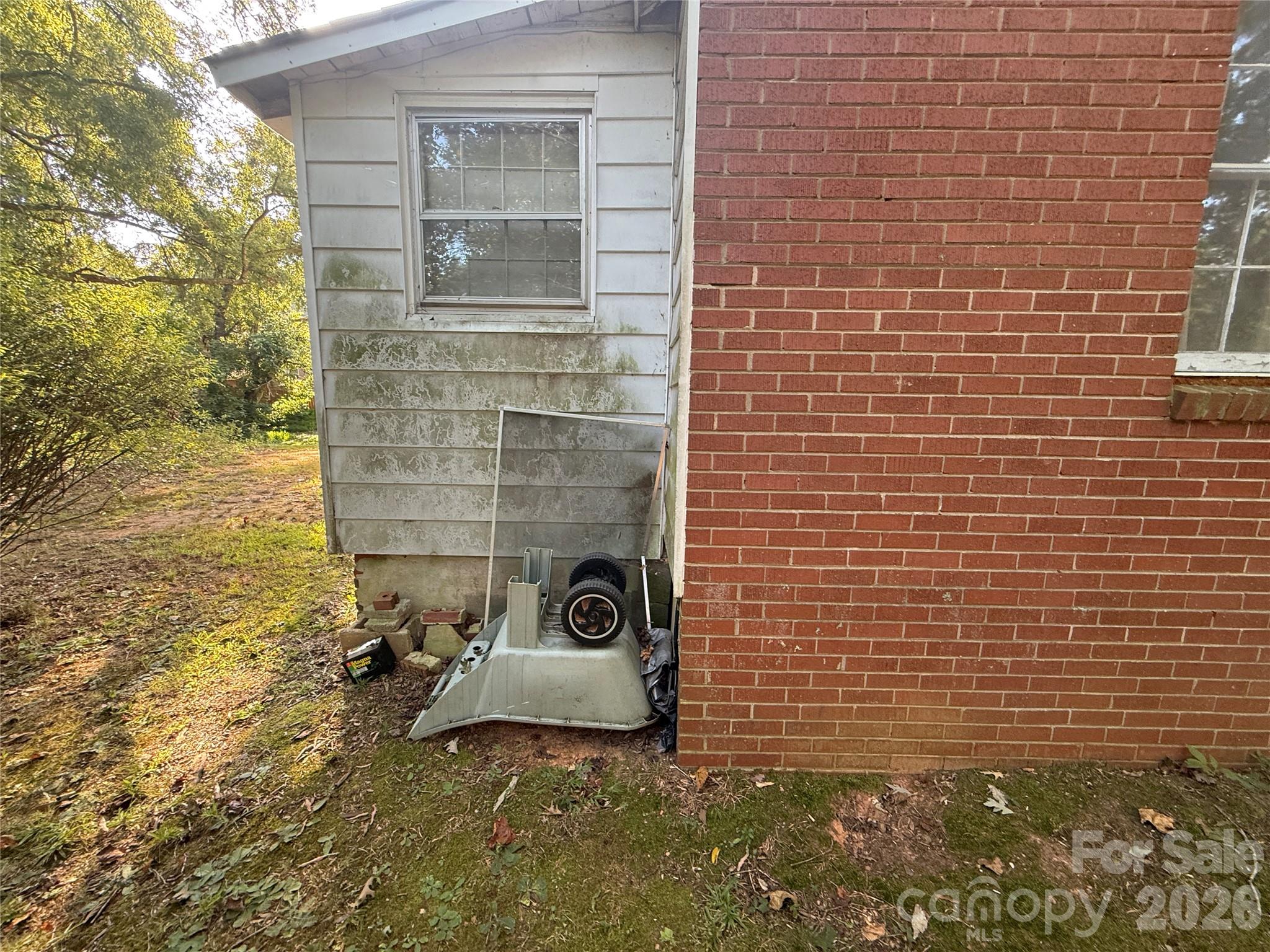 8915 Idlewild Road Property Photo 2