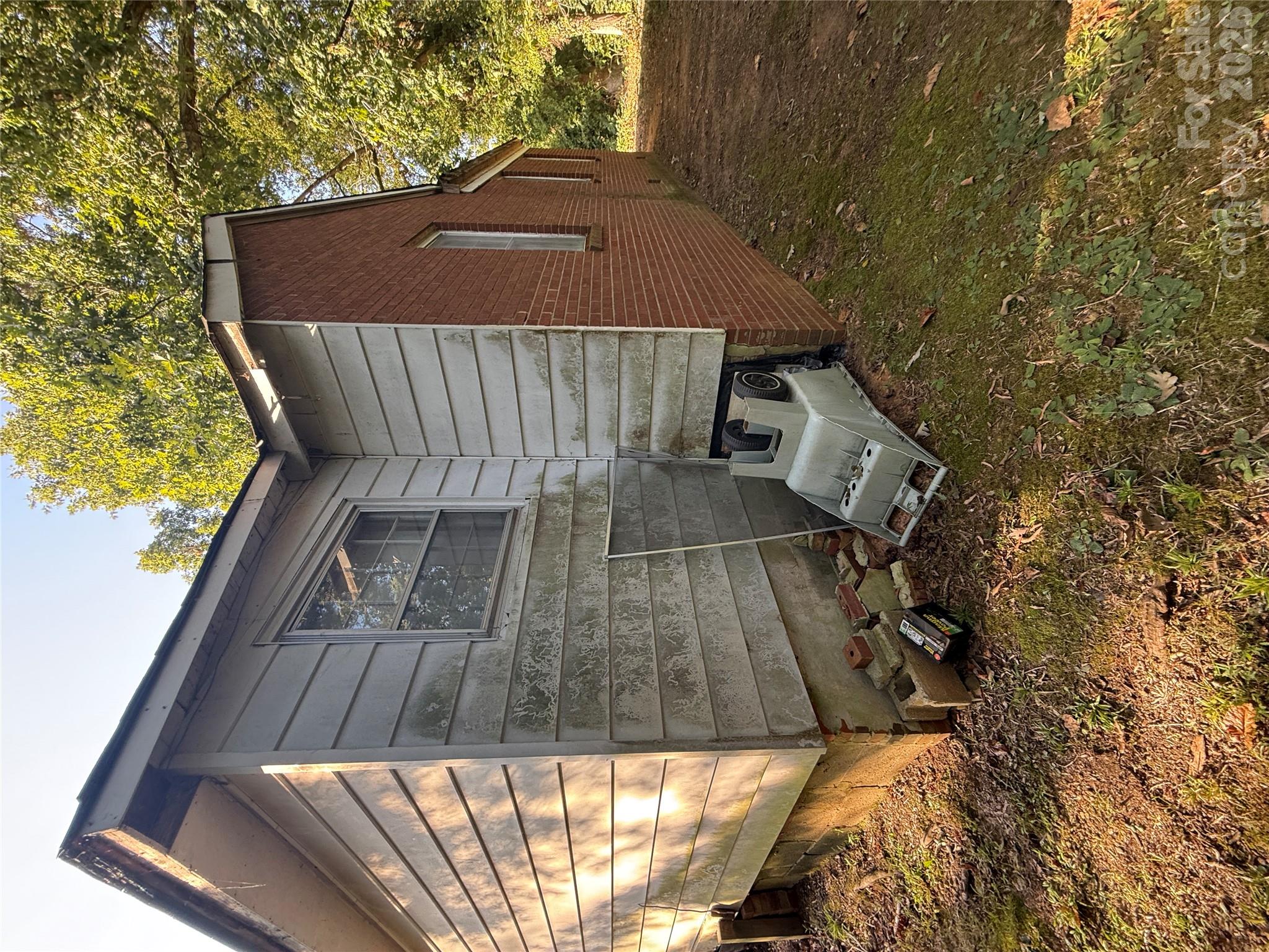 8915 Idlewild Road Property Photo 4