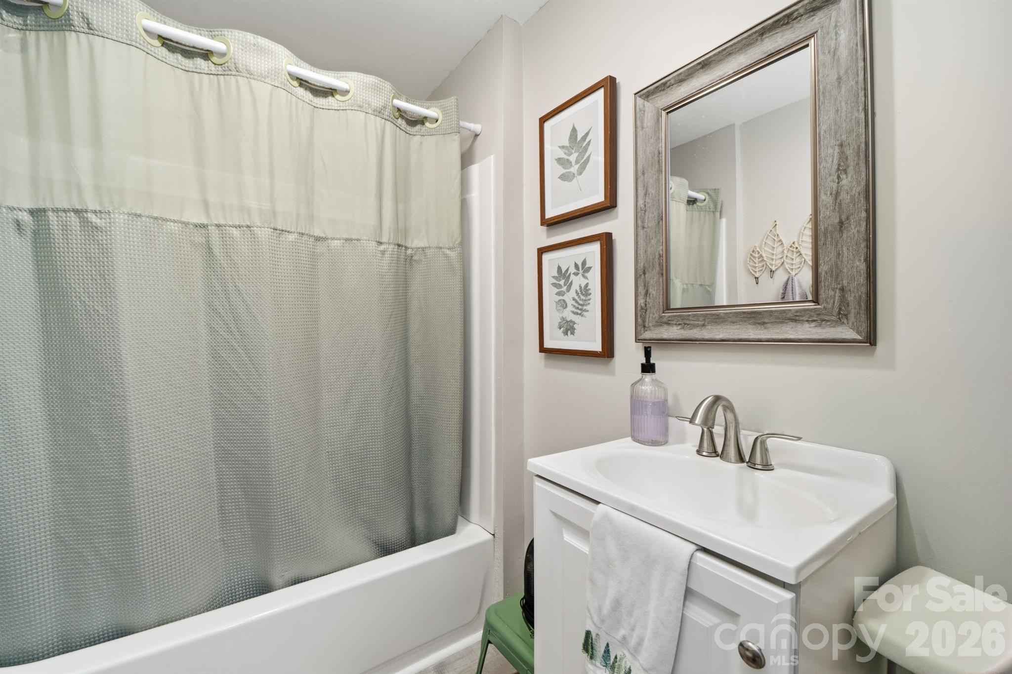 603 E 8th Avenue Property Photo 10