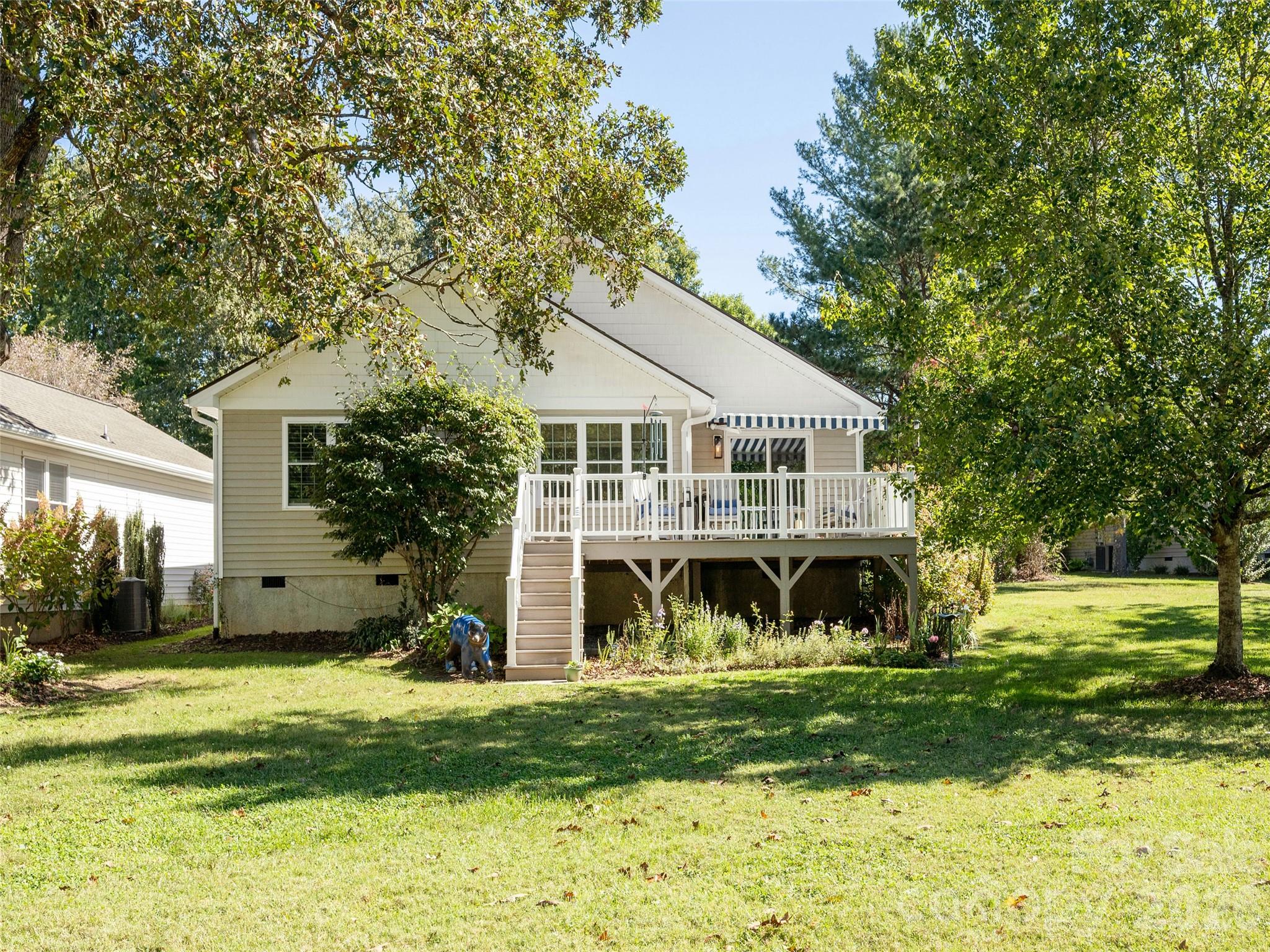 277 Highland Golf Drive Property Photo 2