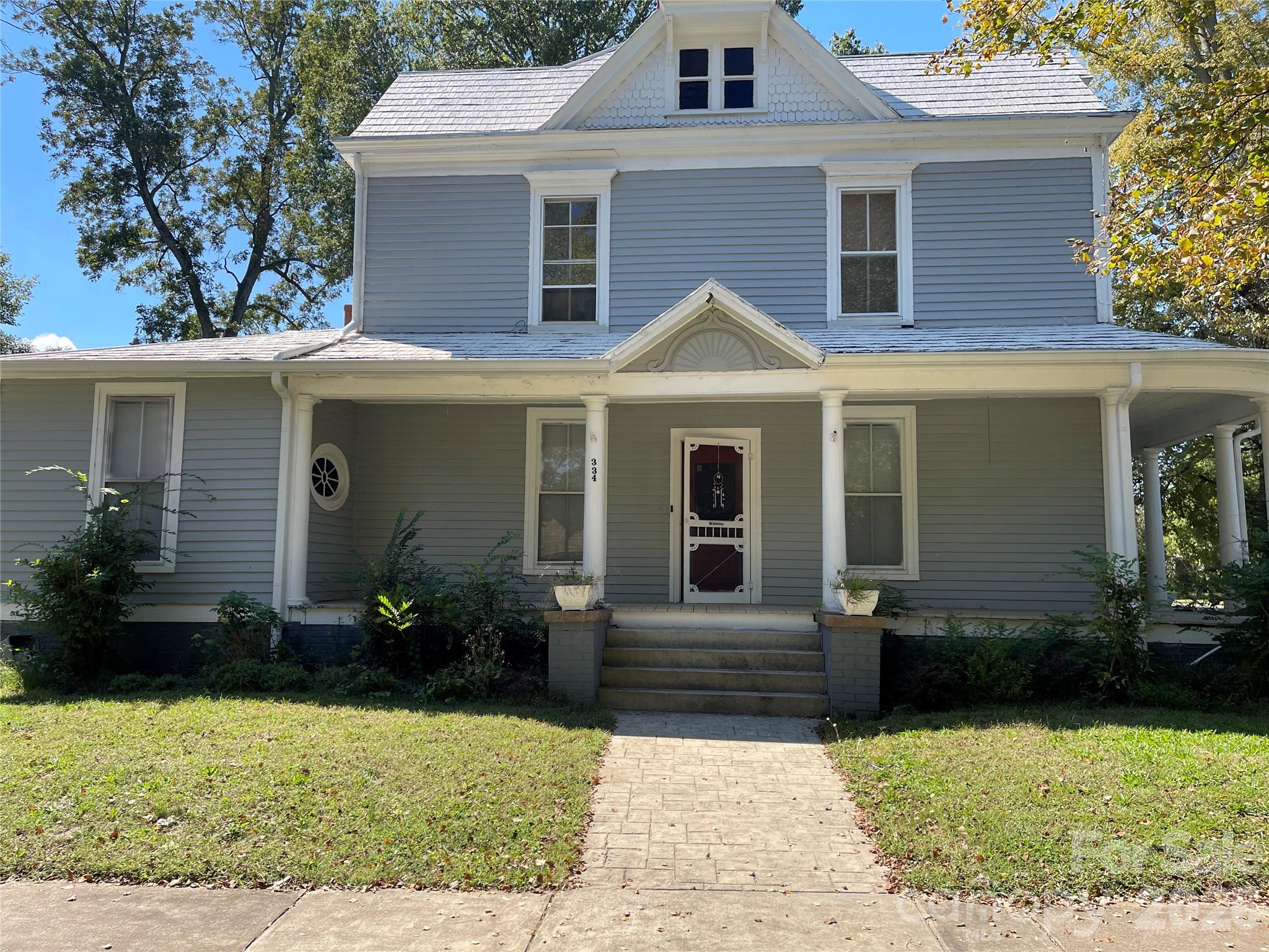 334 Davie Avenue Property Photo 1