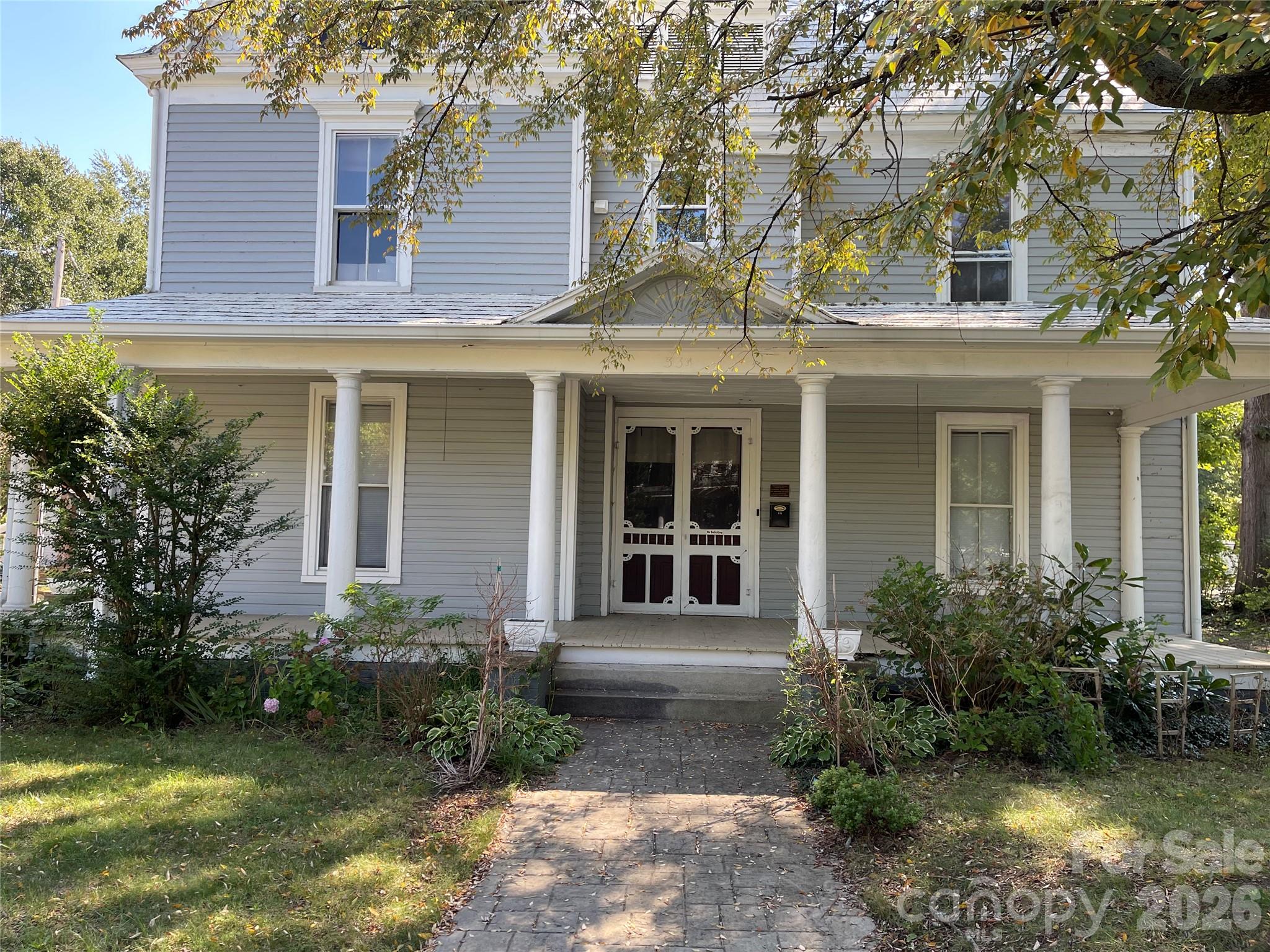334 Davie Avenue Property Photo 2