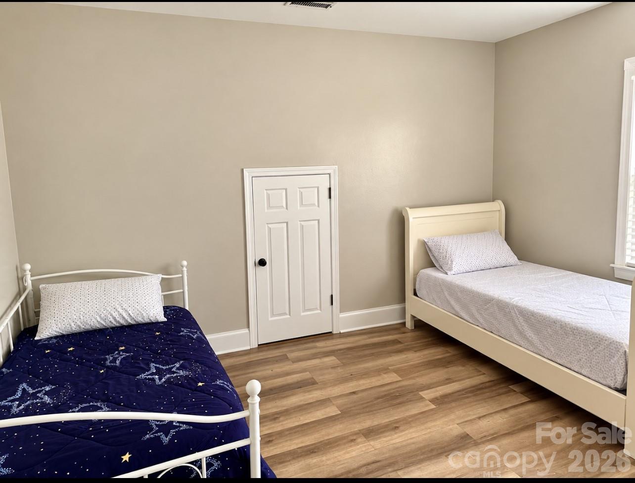 334 Davie Avenue Property Photo 28