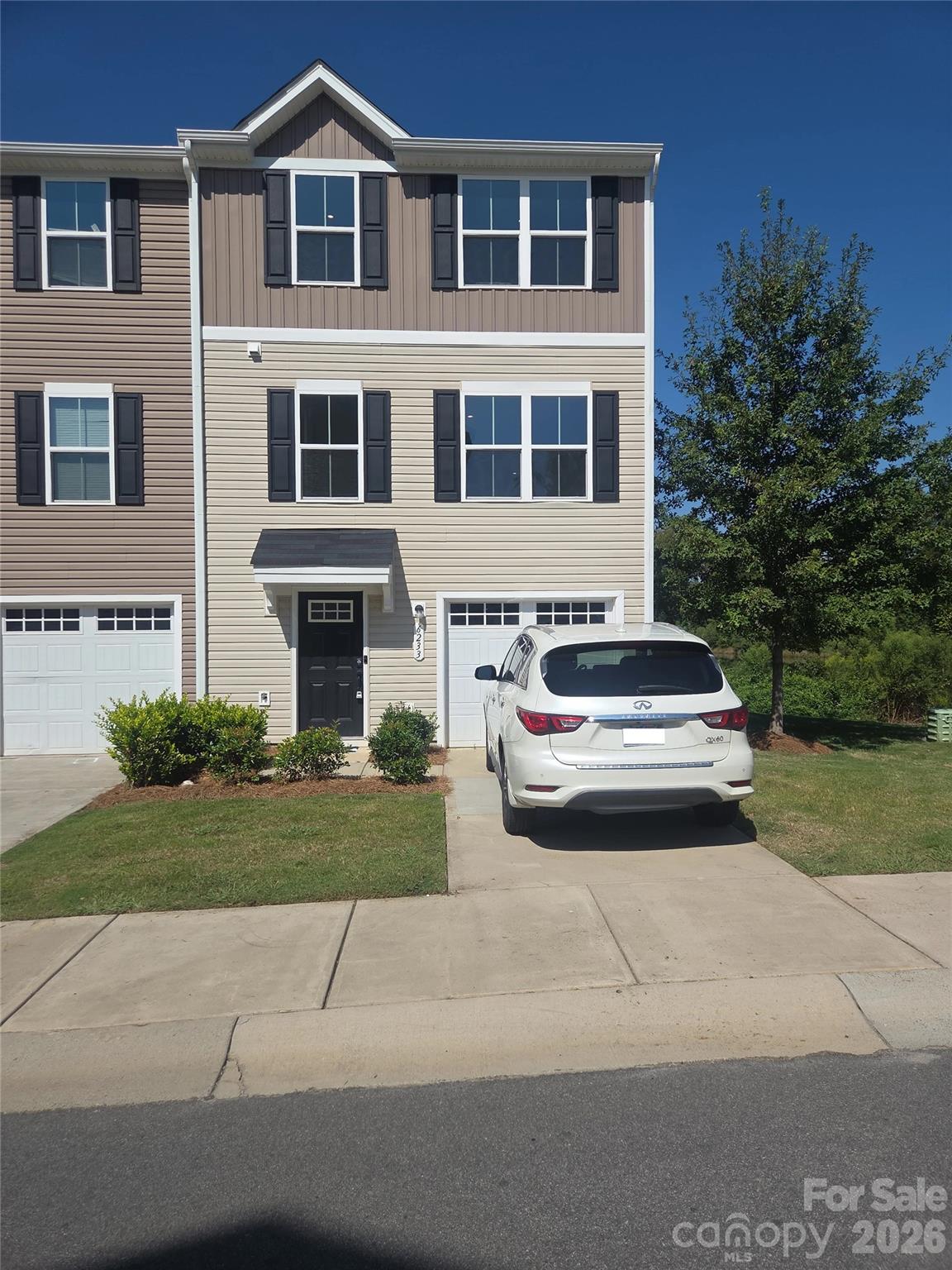 6233 Cutwater Circle Property Photo 1