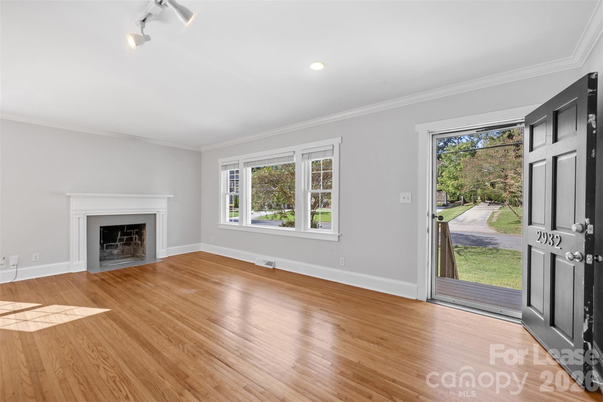 2932 Hanson Drive Property Photo 3