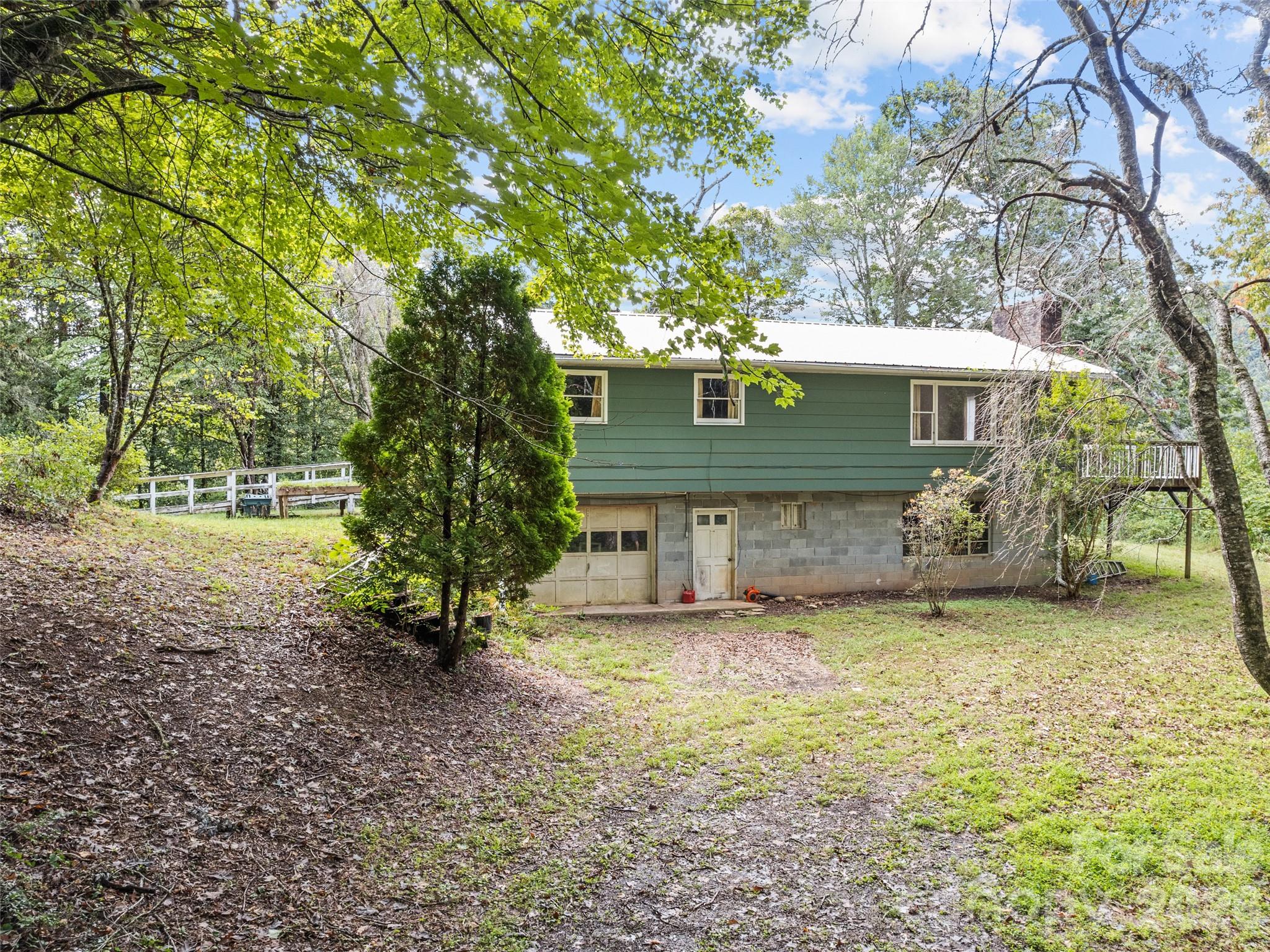 177 Mica Ridge Property Photo 8