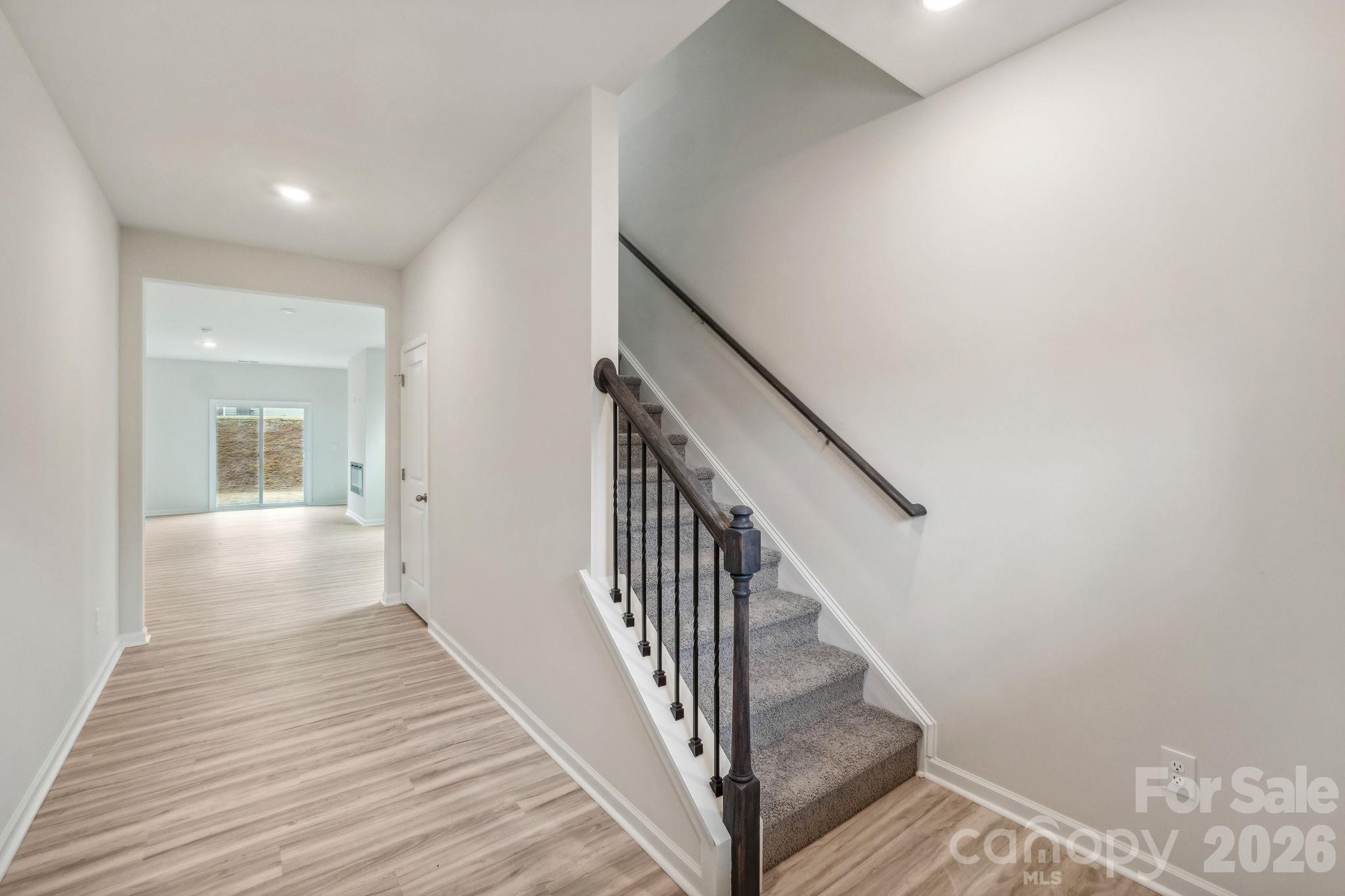 68 Laurel Pointe Drive Property Photo 6