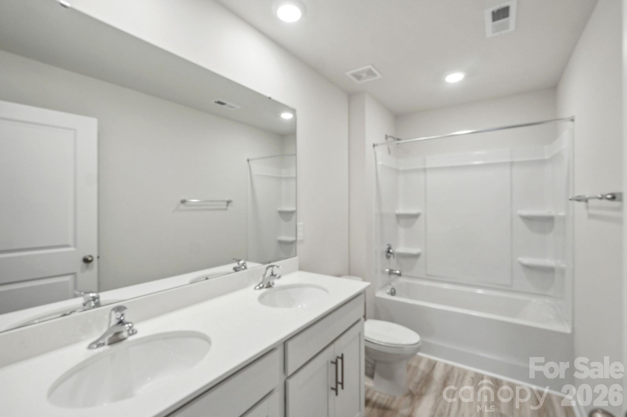 68 Laurel Pointe Drive Property Photo 25