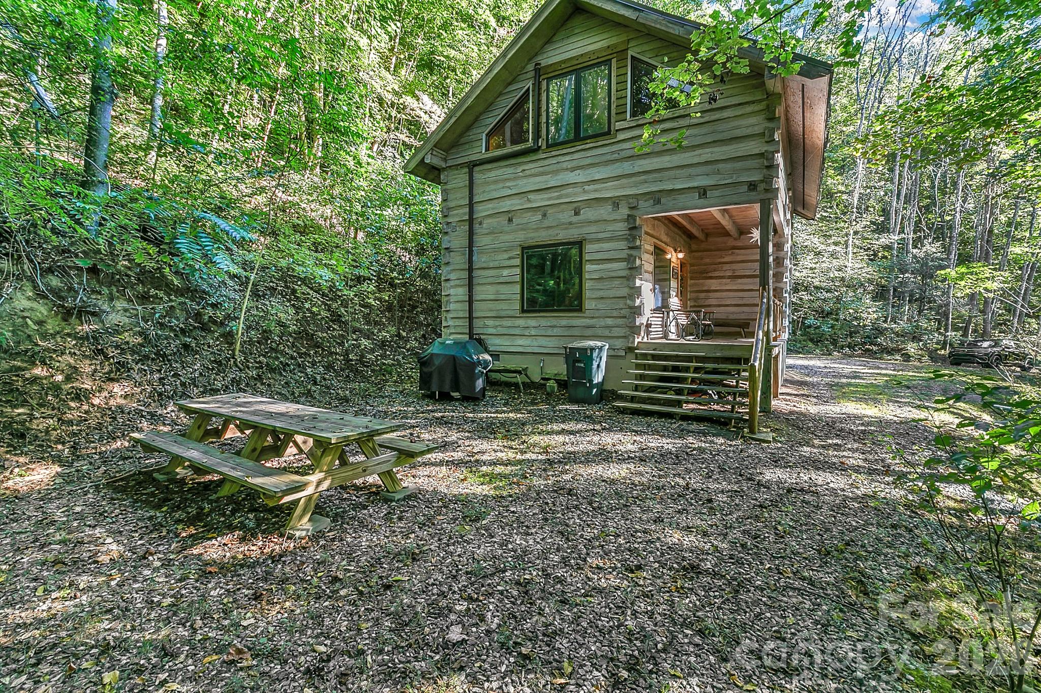 8579 Big Pine Road Property Photo 9