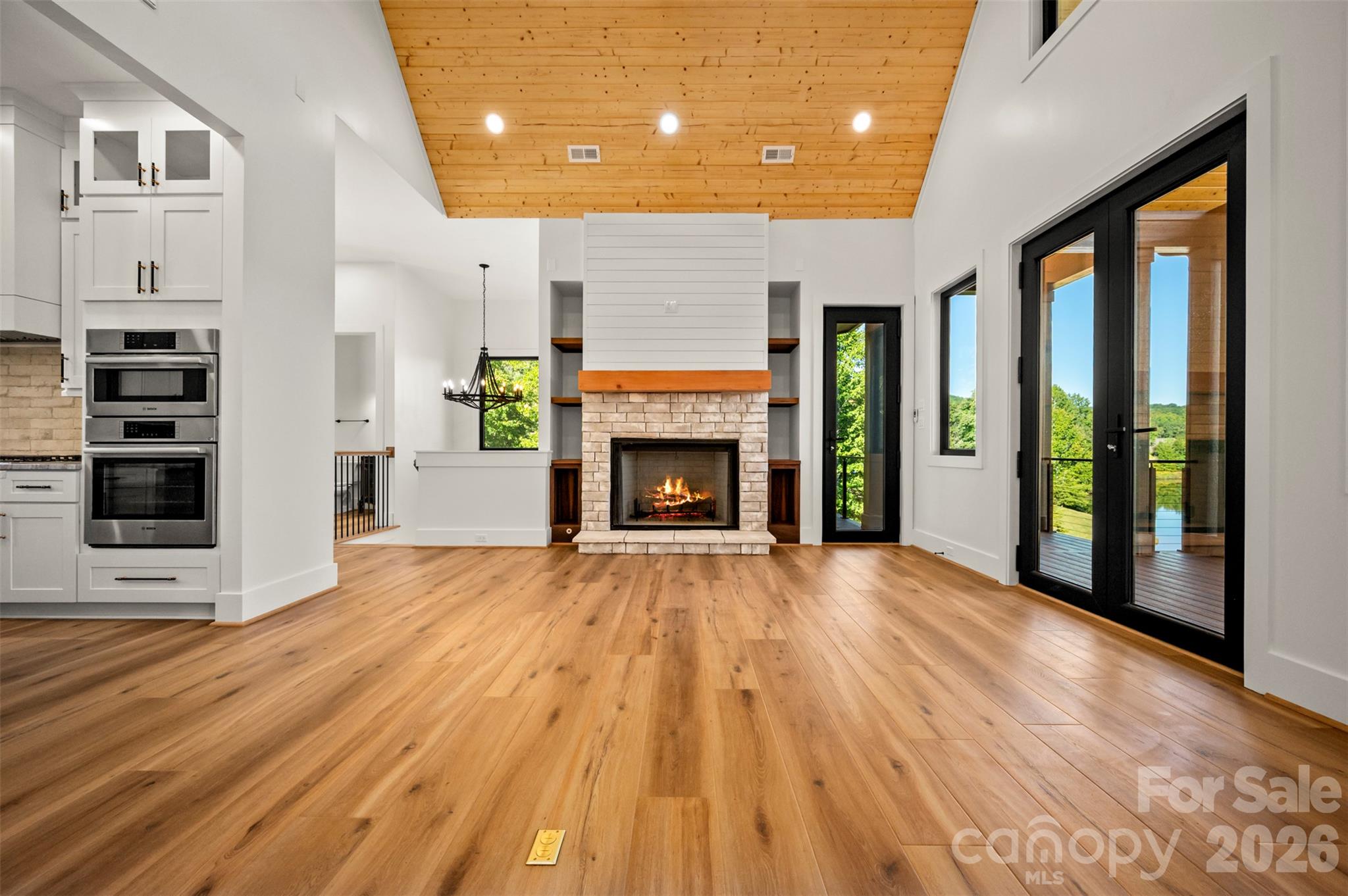 438 Mapleton Lane Property Photo 10