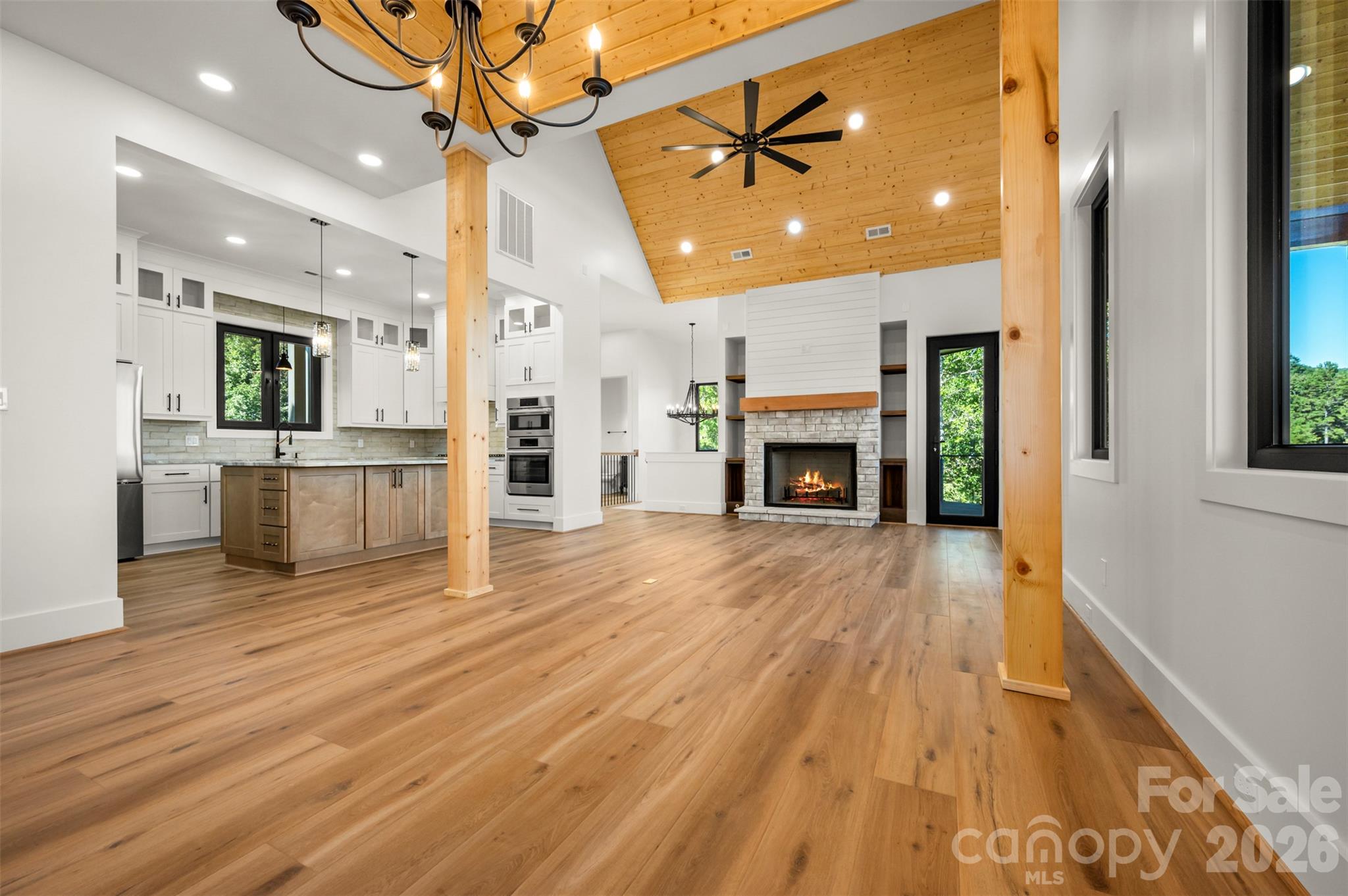 438 Mapleton Lane Property Photo 11