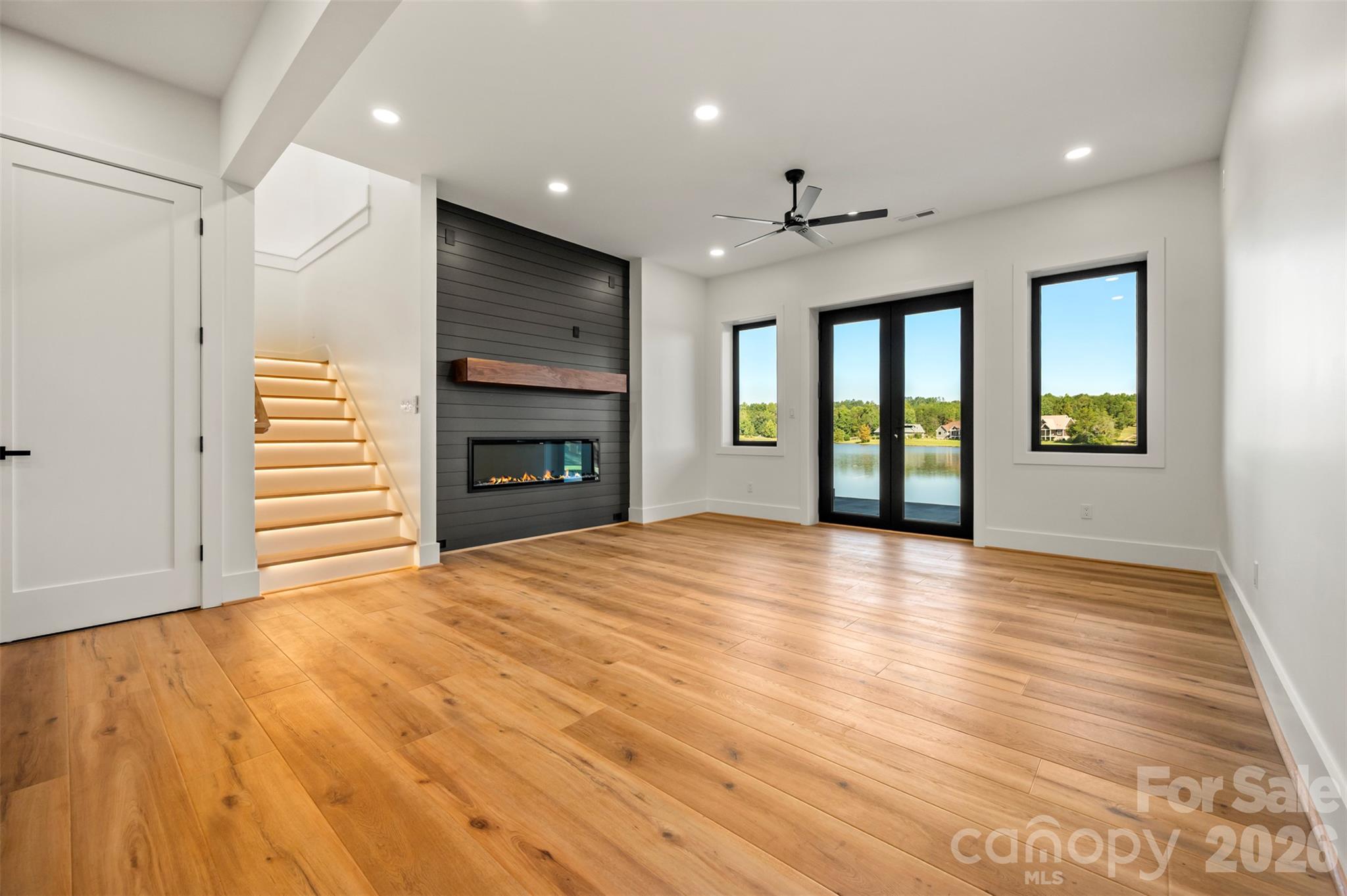 438 Mapleton Lane Property Photo 35