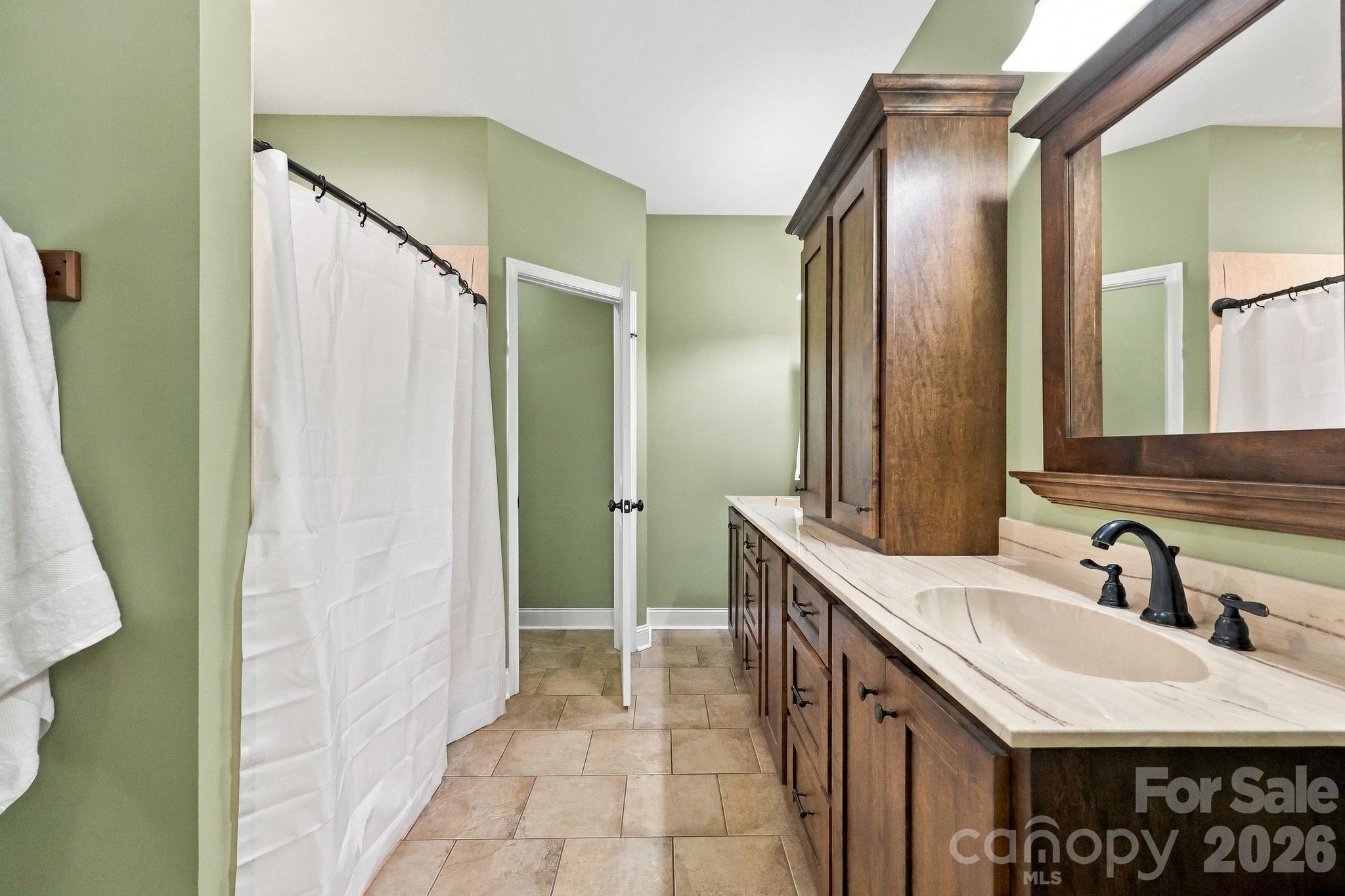320 Hidden Oaks Drive Property Photo 22