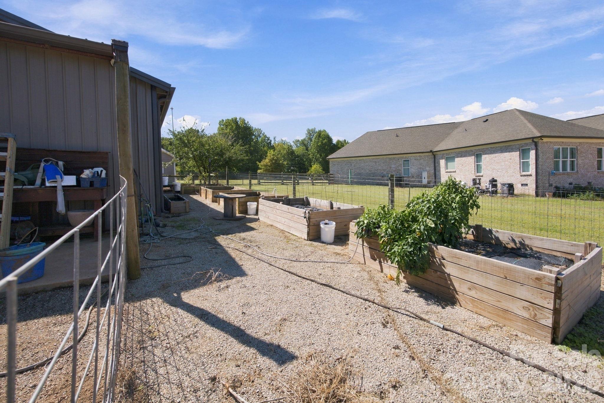 2870 Bradshaw Road Property Photo 8