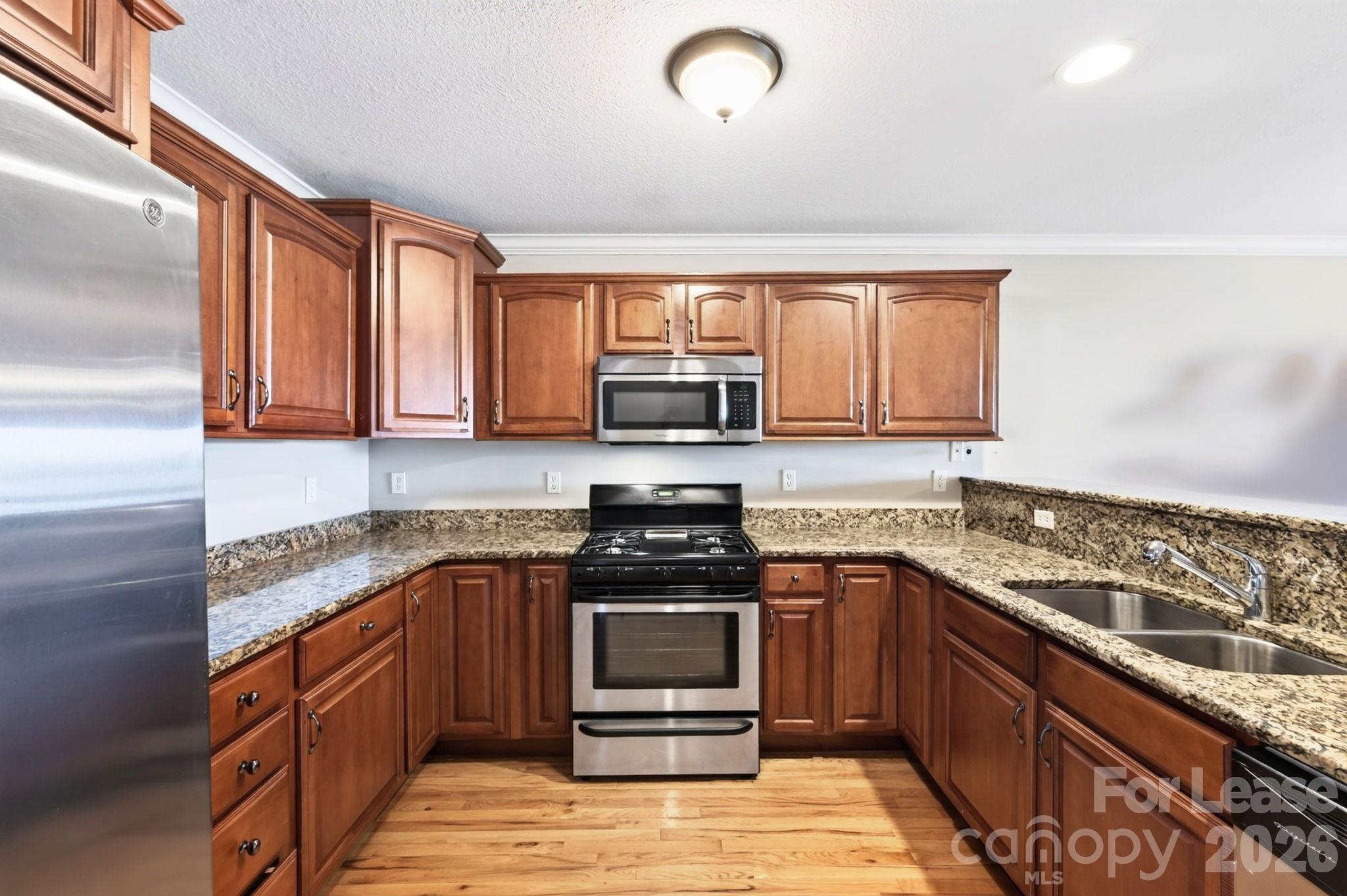 73 Rotunda Circle Property Photo 3