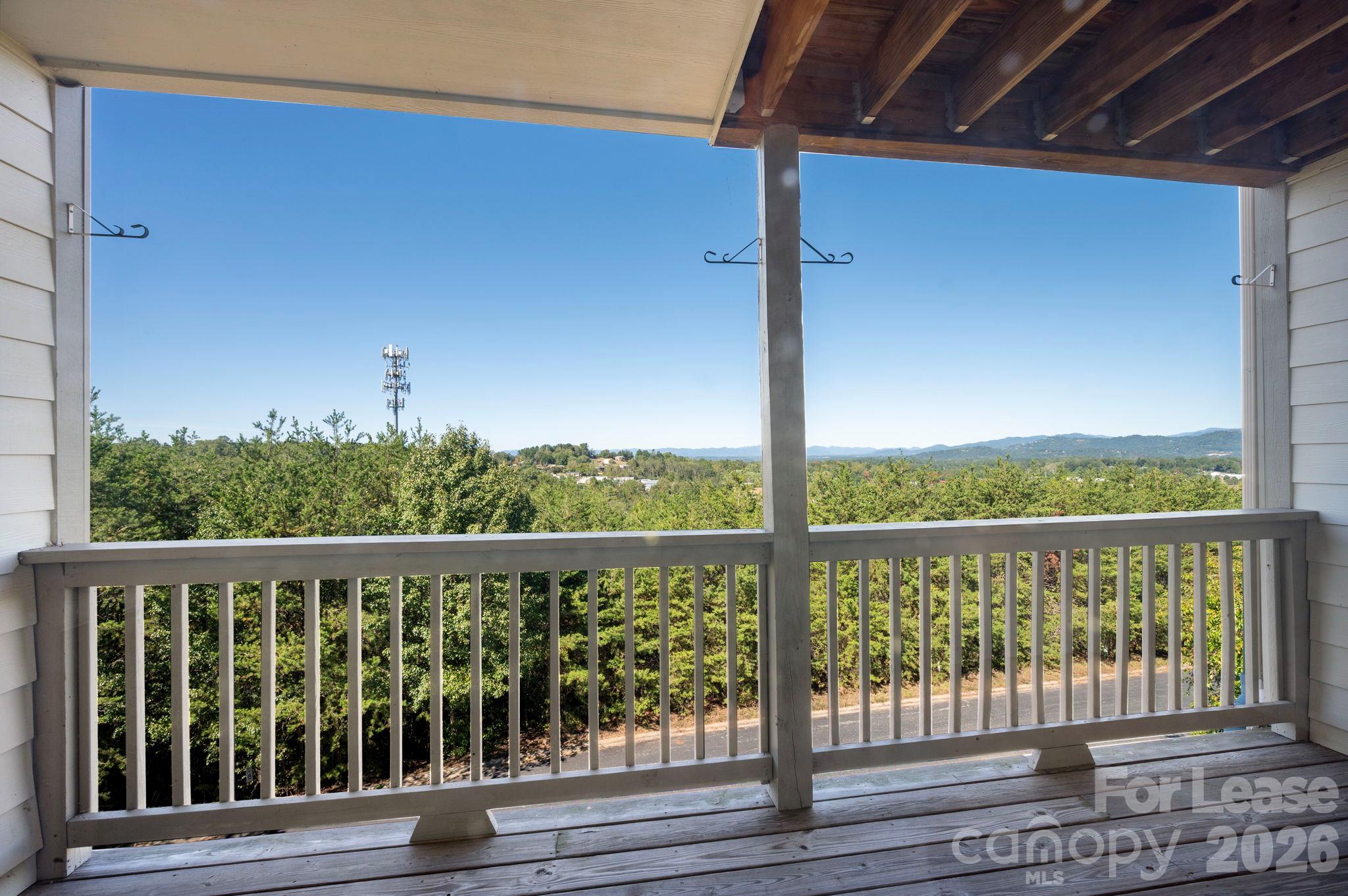 73 Rotunda Circle Property Photo 6