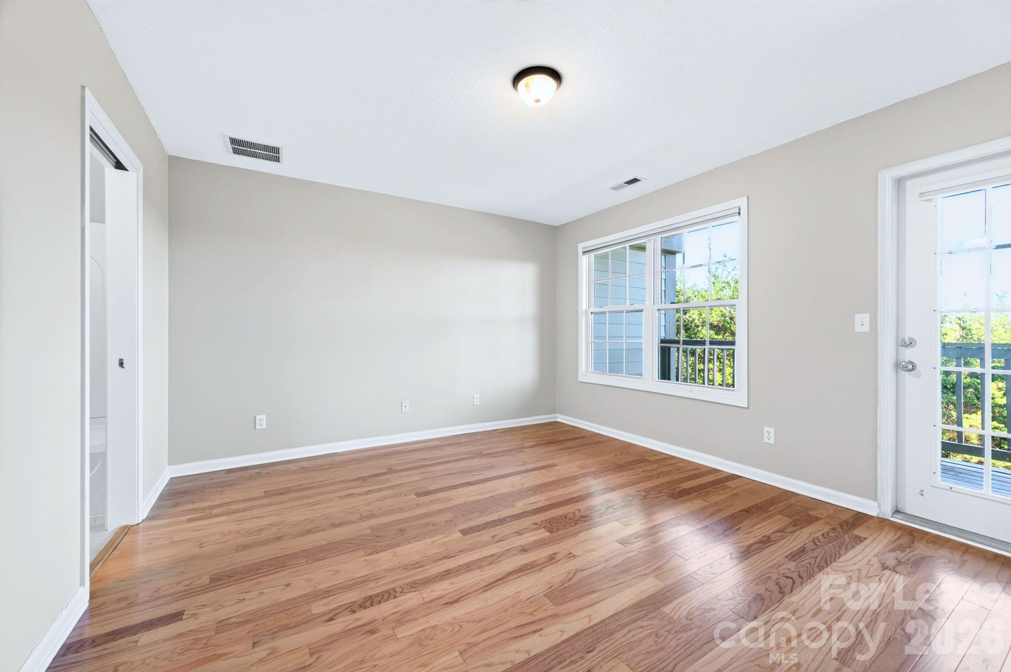 73 Rotunda Circle Property Photo 11