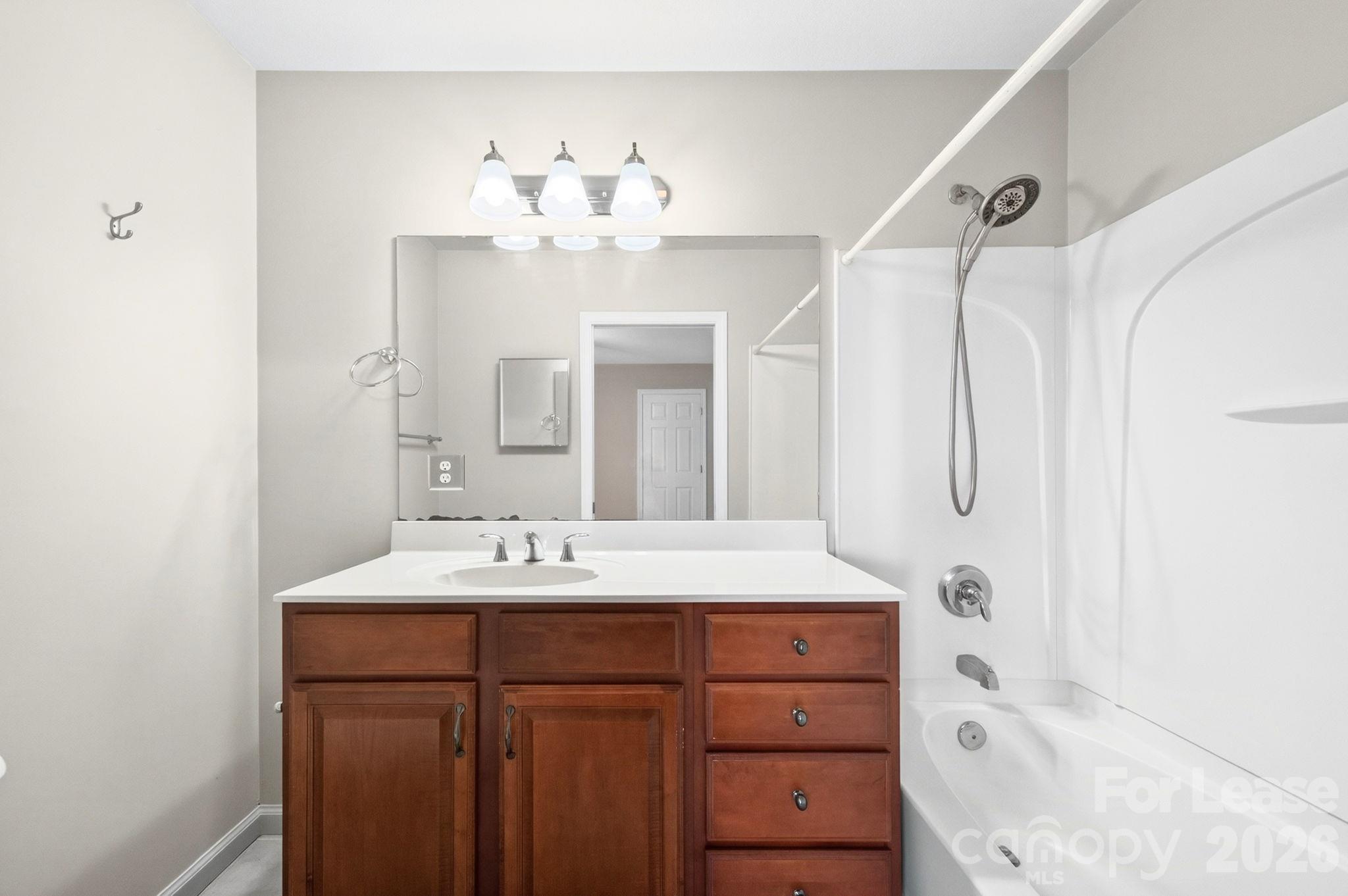 73 Rotunda Circle Property Photo 14