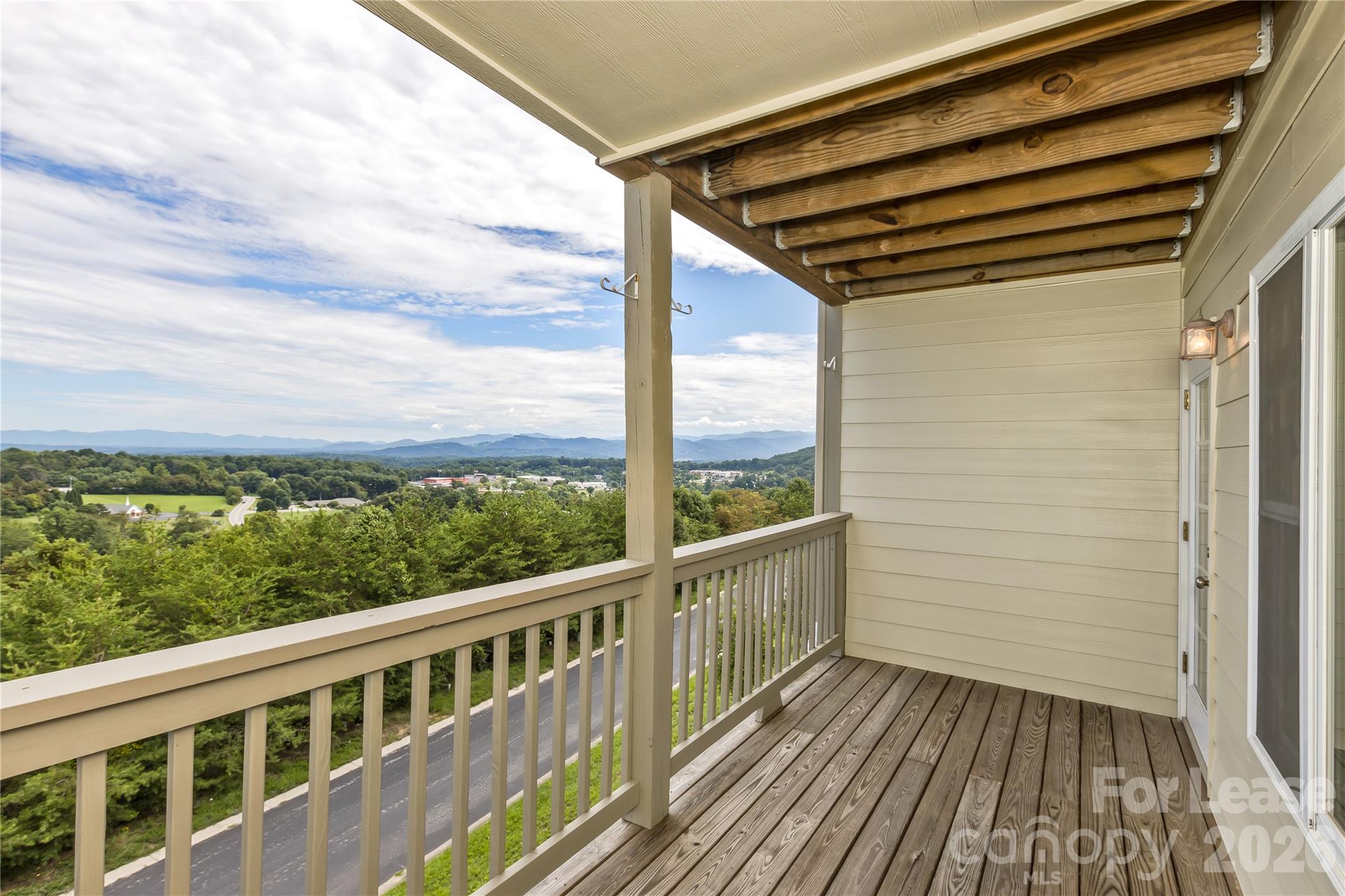 73 Rotunda Circle Property Photo 17