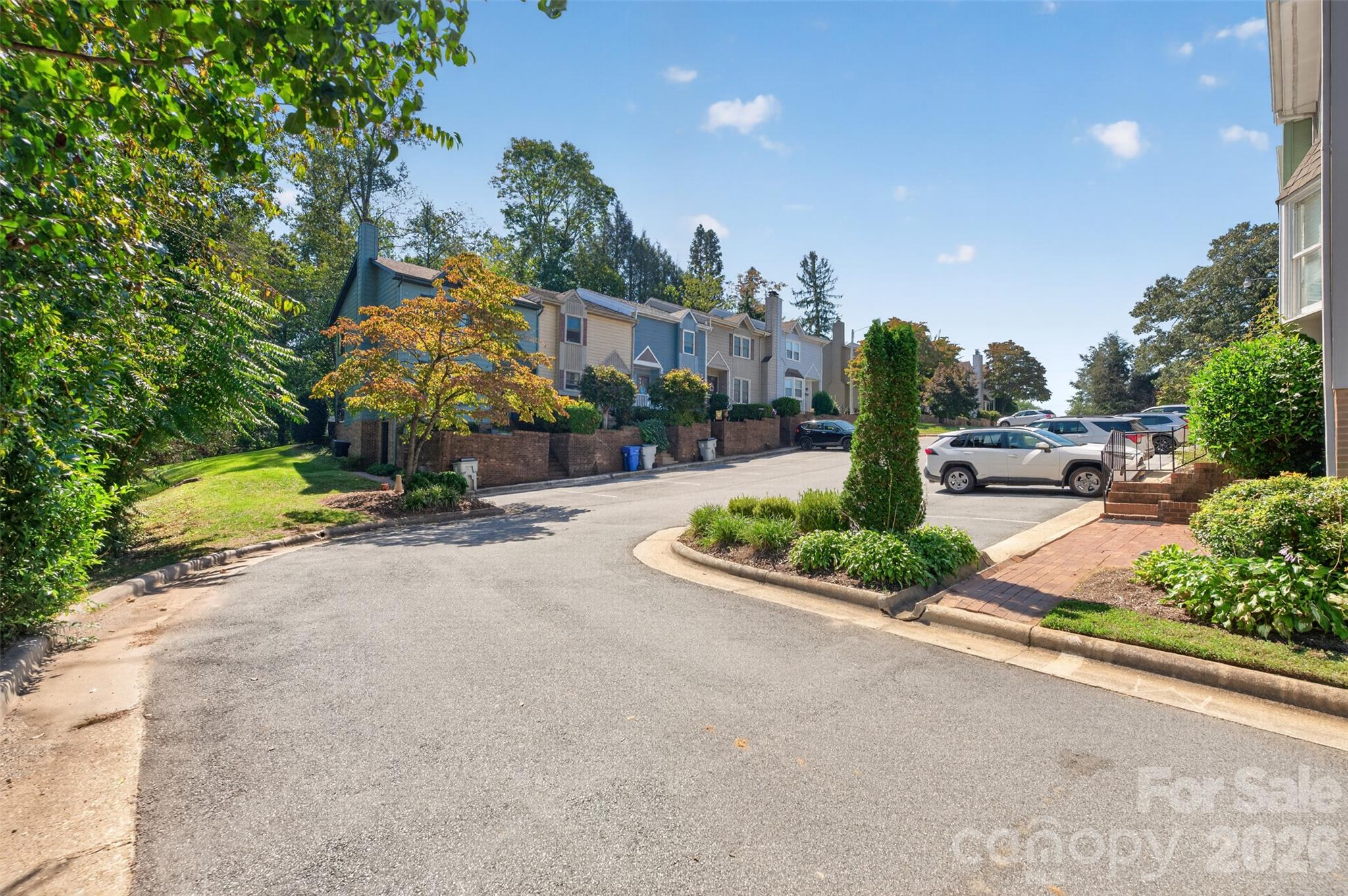 623 College Avenue Property Photo 2