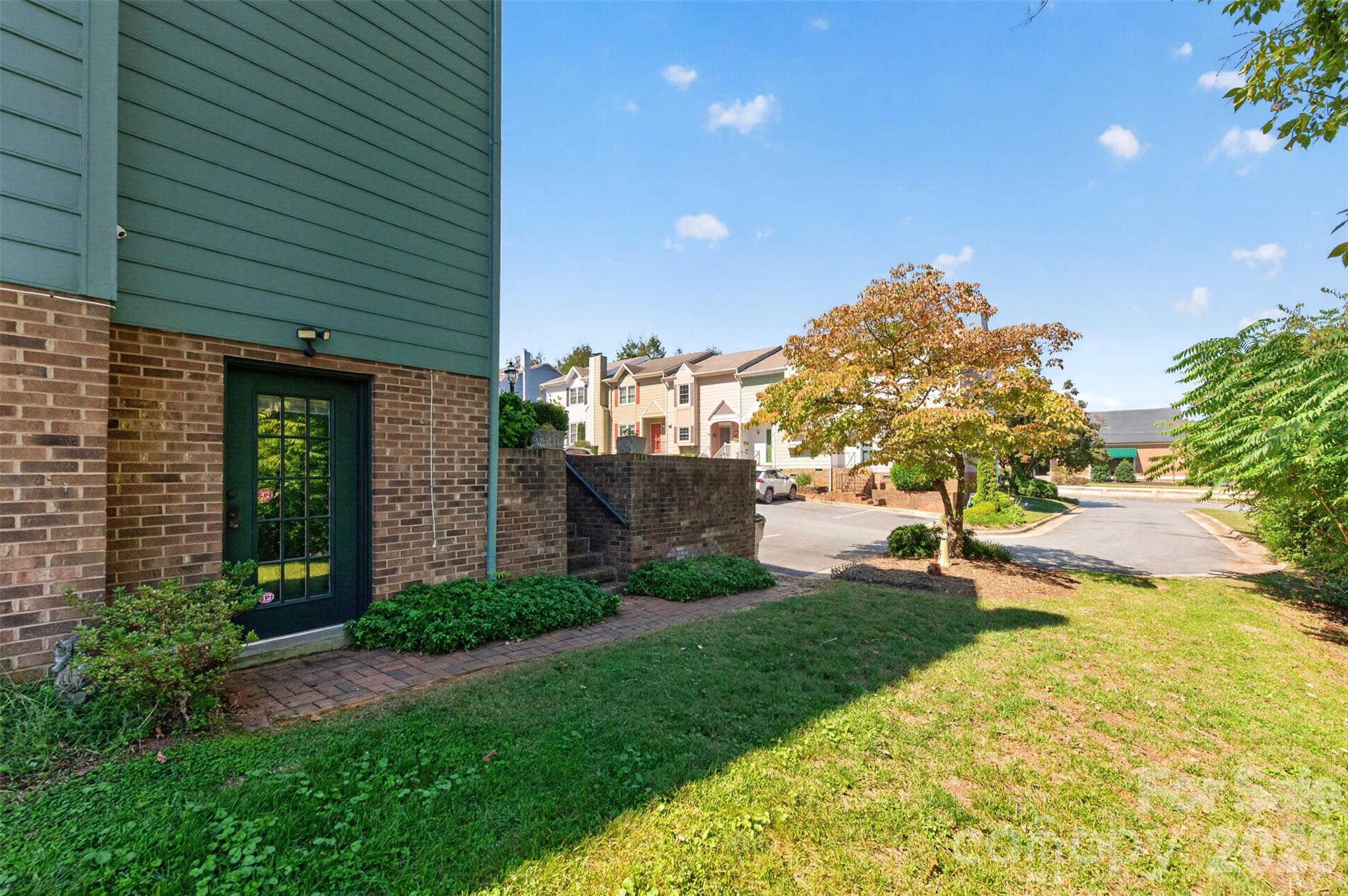 623 College Avenue Property Photo 4