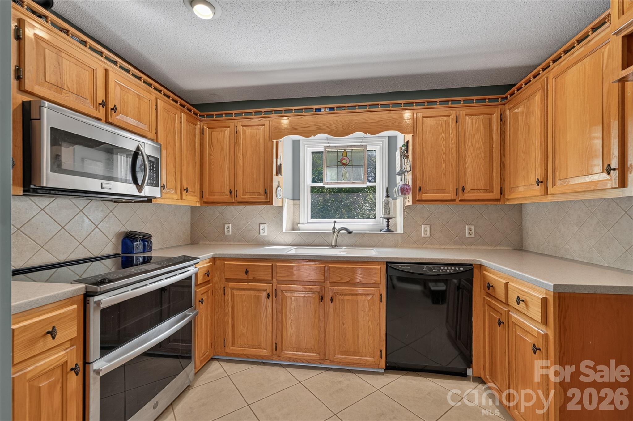 623 College Avenue Property Photo 21