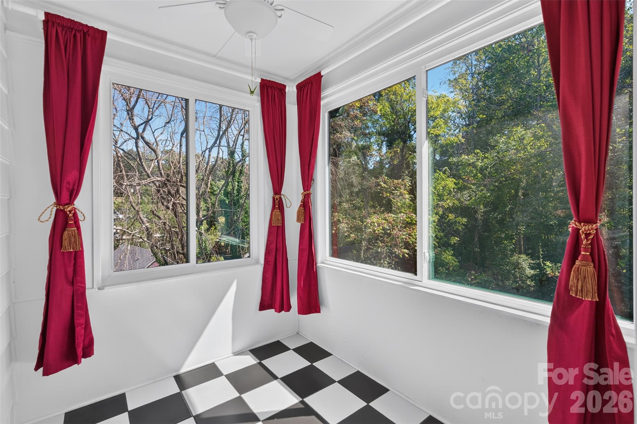 623 College Avenue Property Photo 31