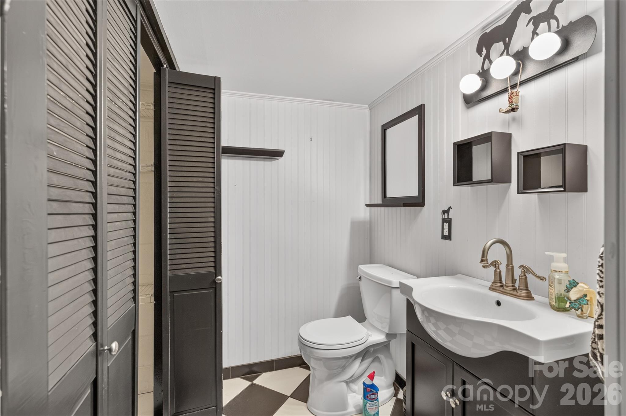 623 College Avenue Property Photo 37