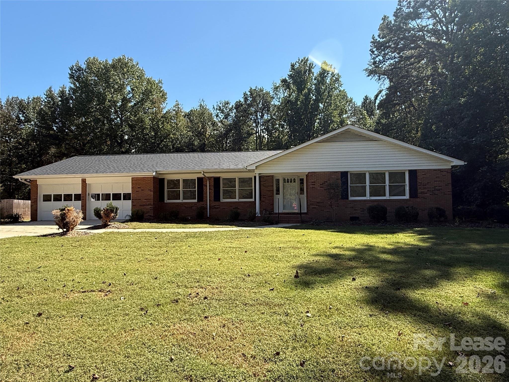 8806 Crestwood Drive Property Photo 2