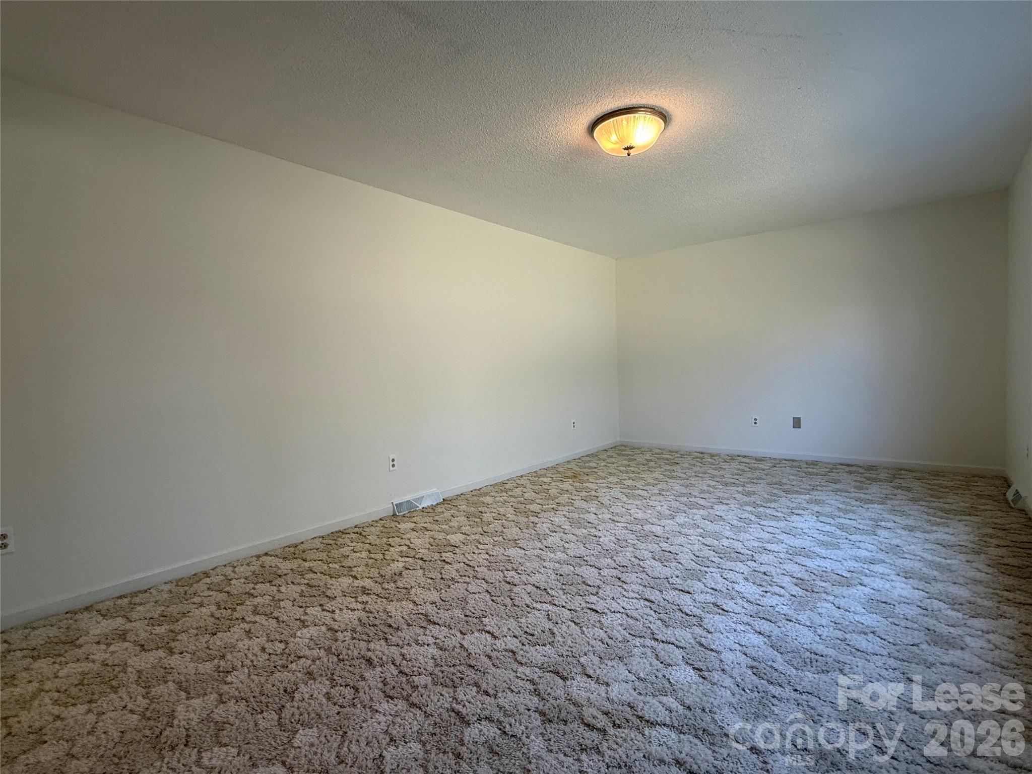 8806 Crestwood Drive Property Photo 6