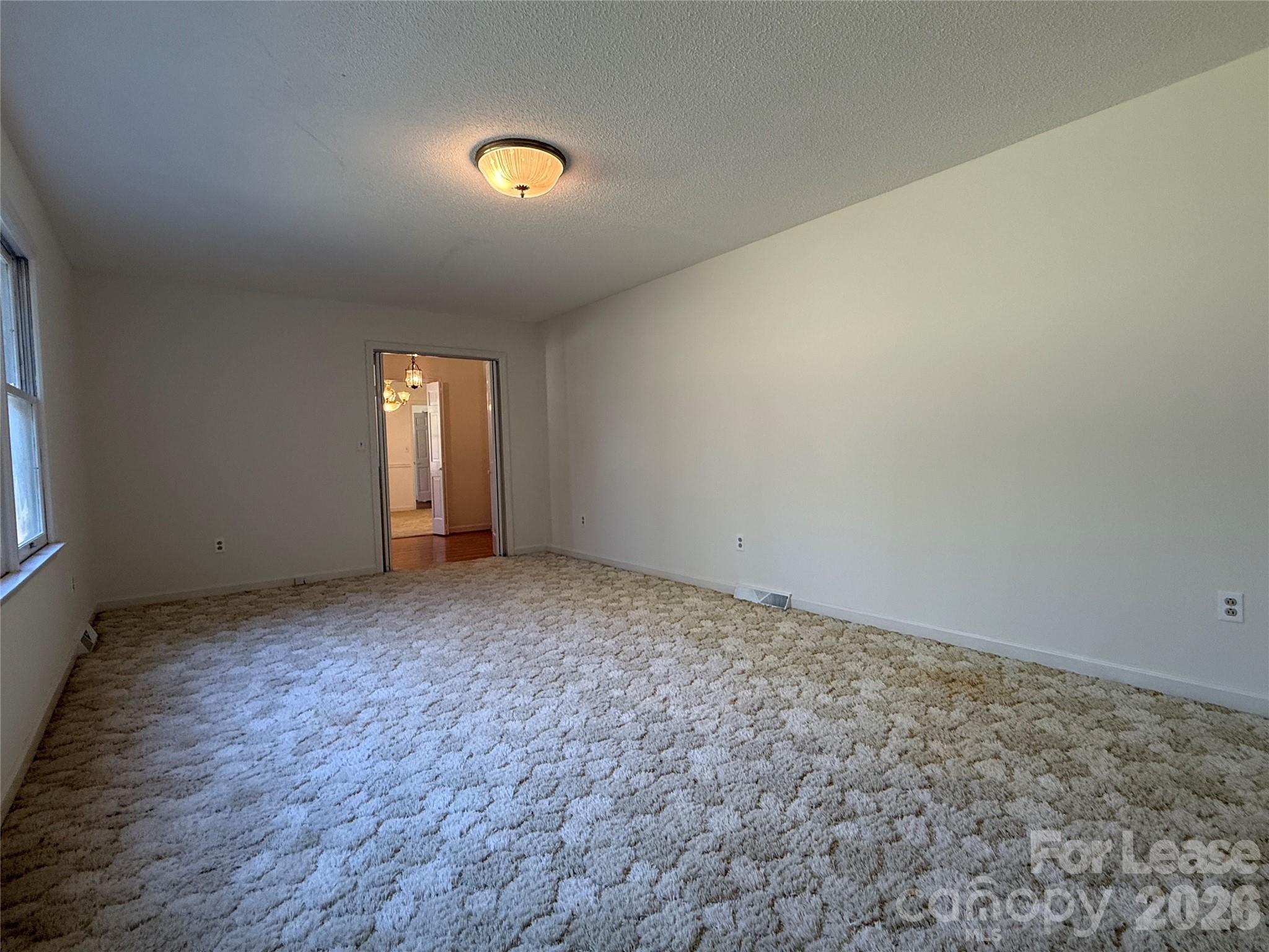 8806 Crestwood Drive Property Photo 7