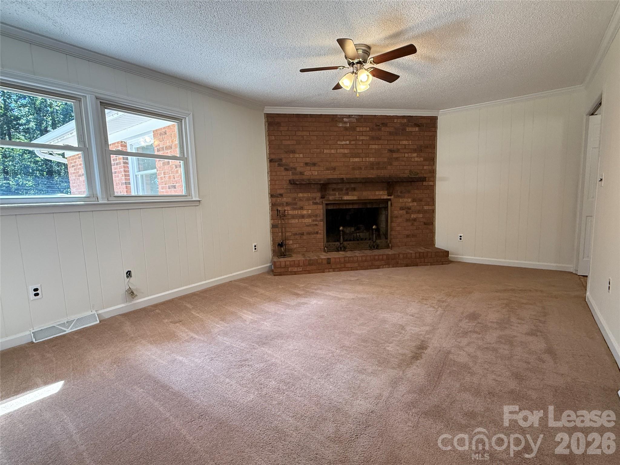 8806 Crestwood Drive Property Photo 22