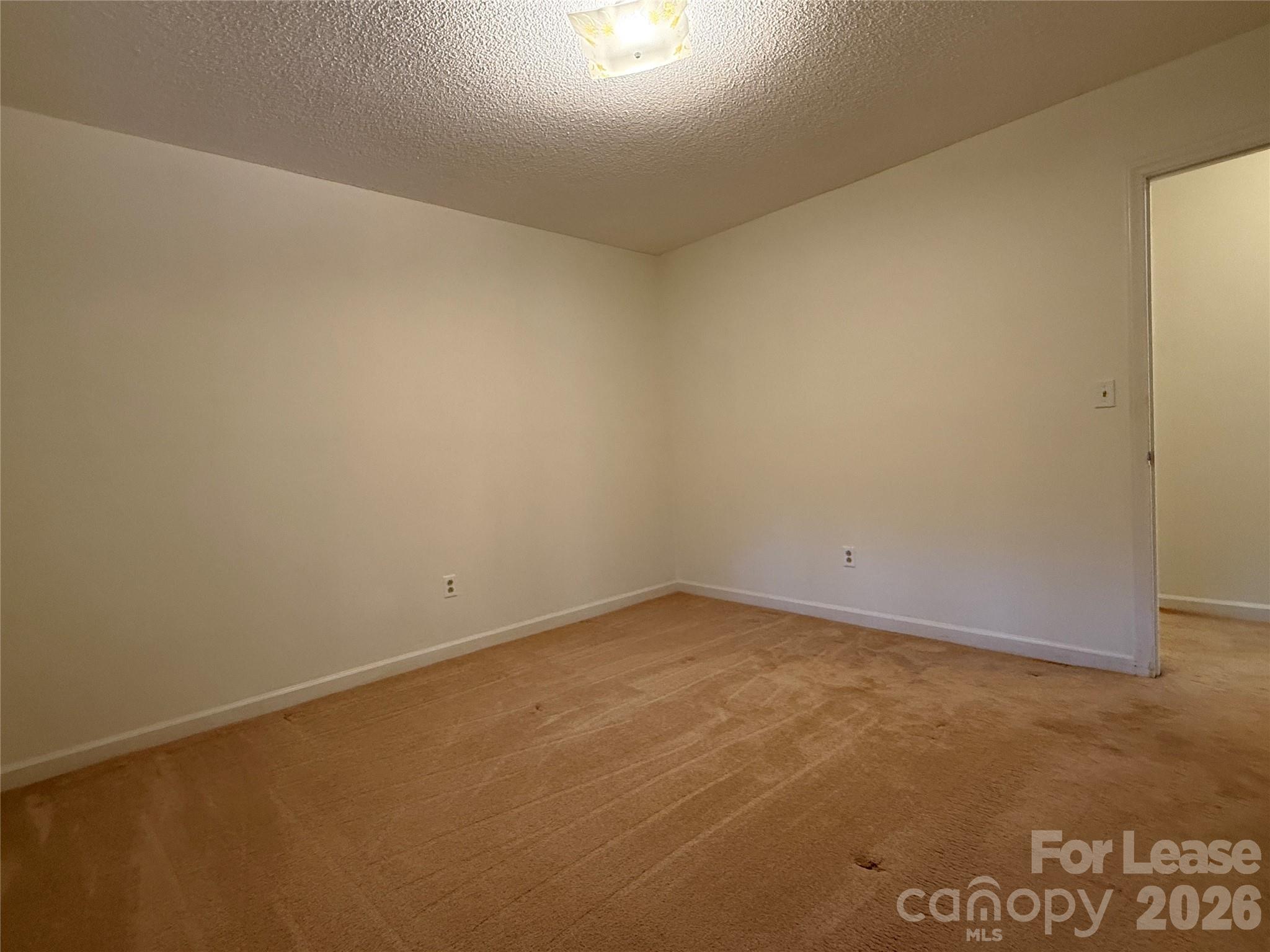 8806 Crestwood Drive Property Photo 25