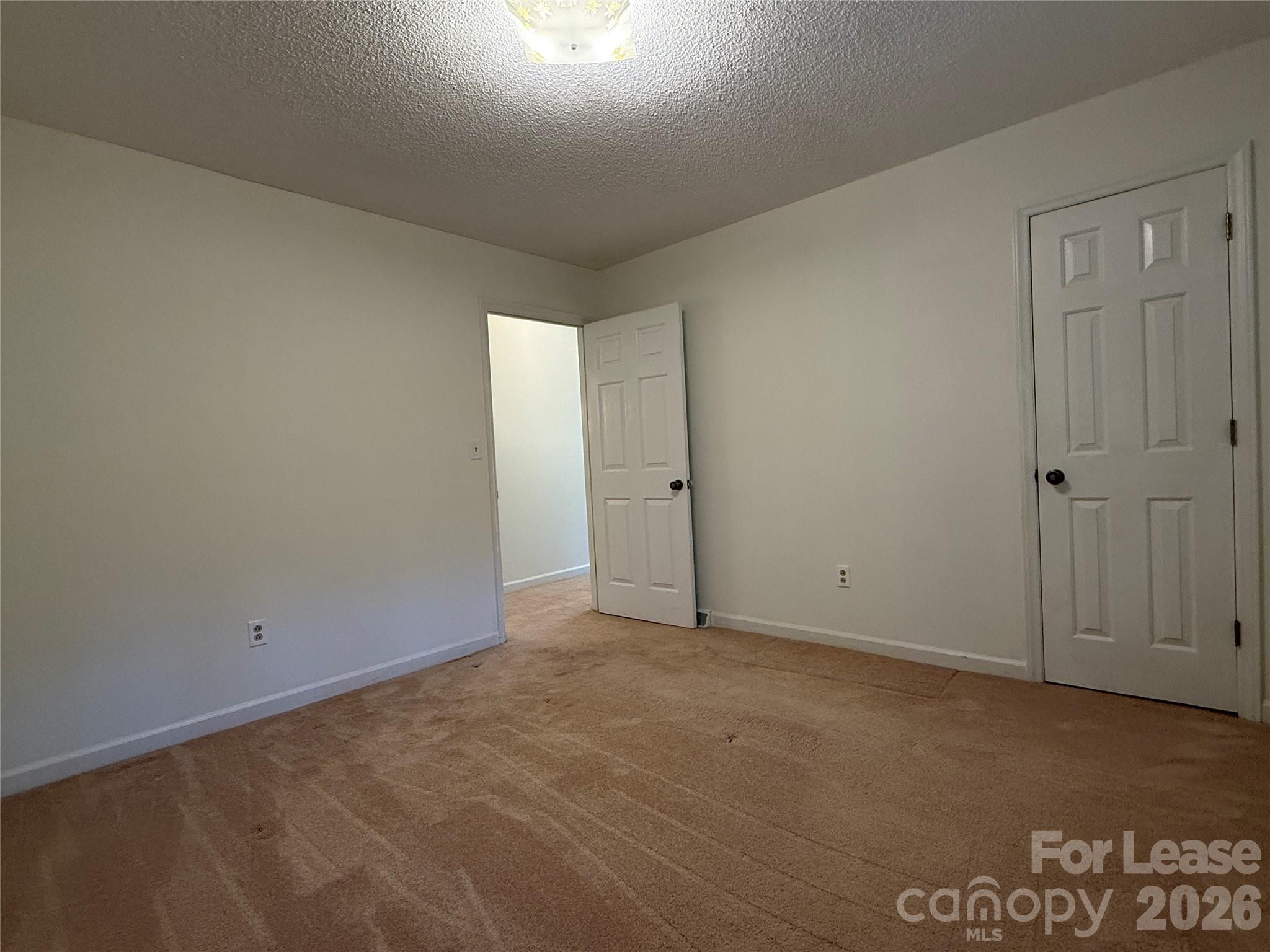 8806 Crestwood Drive Property Photo 26