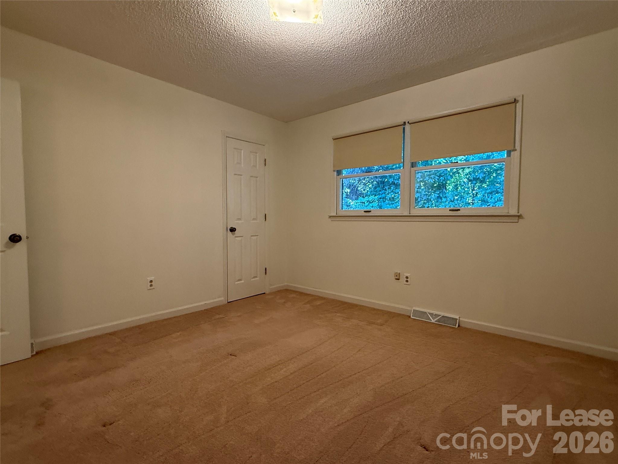 8806 Crestwood Drive Property Photo 27