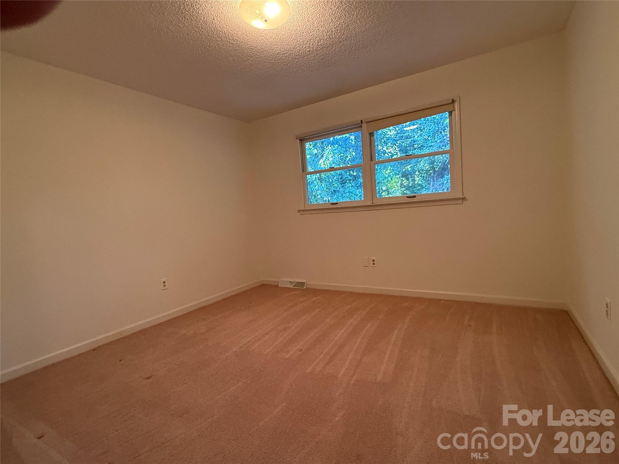 8806 Crestwood Drive Property Photo 32