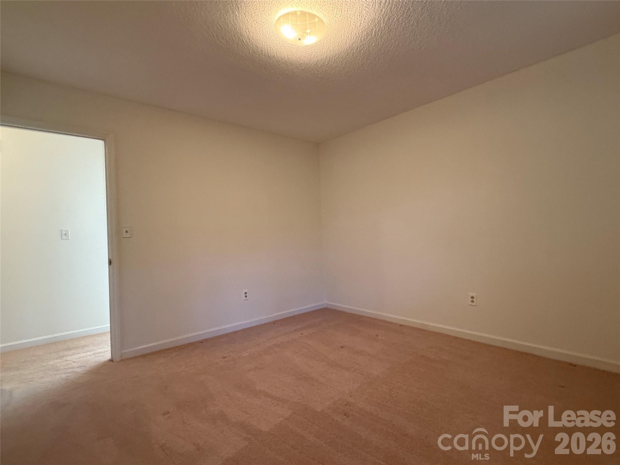 8806 Crestwood Drive Property Photo 33