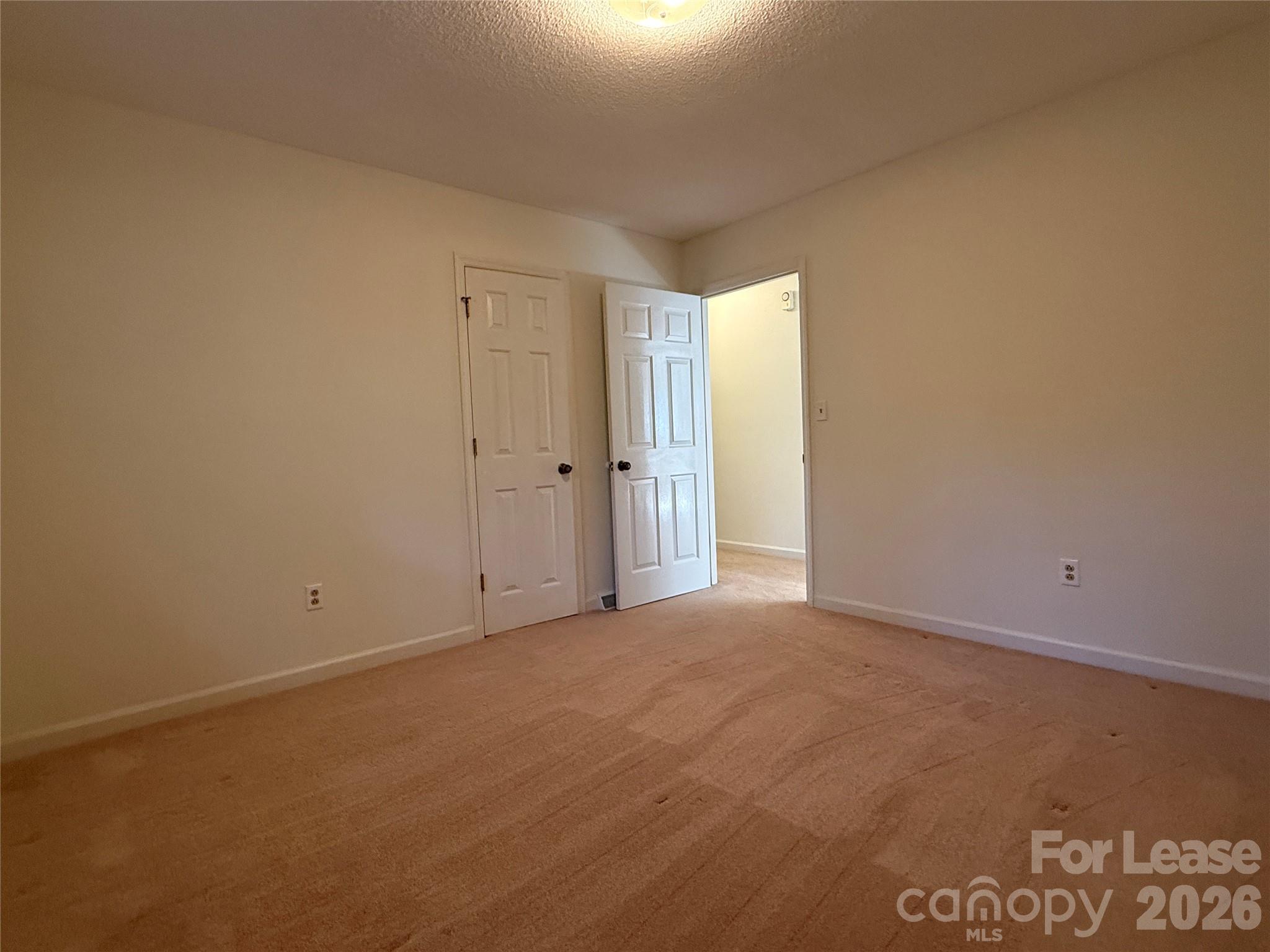 8806 Crestwood Drive Property Photo 34