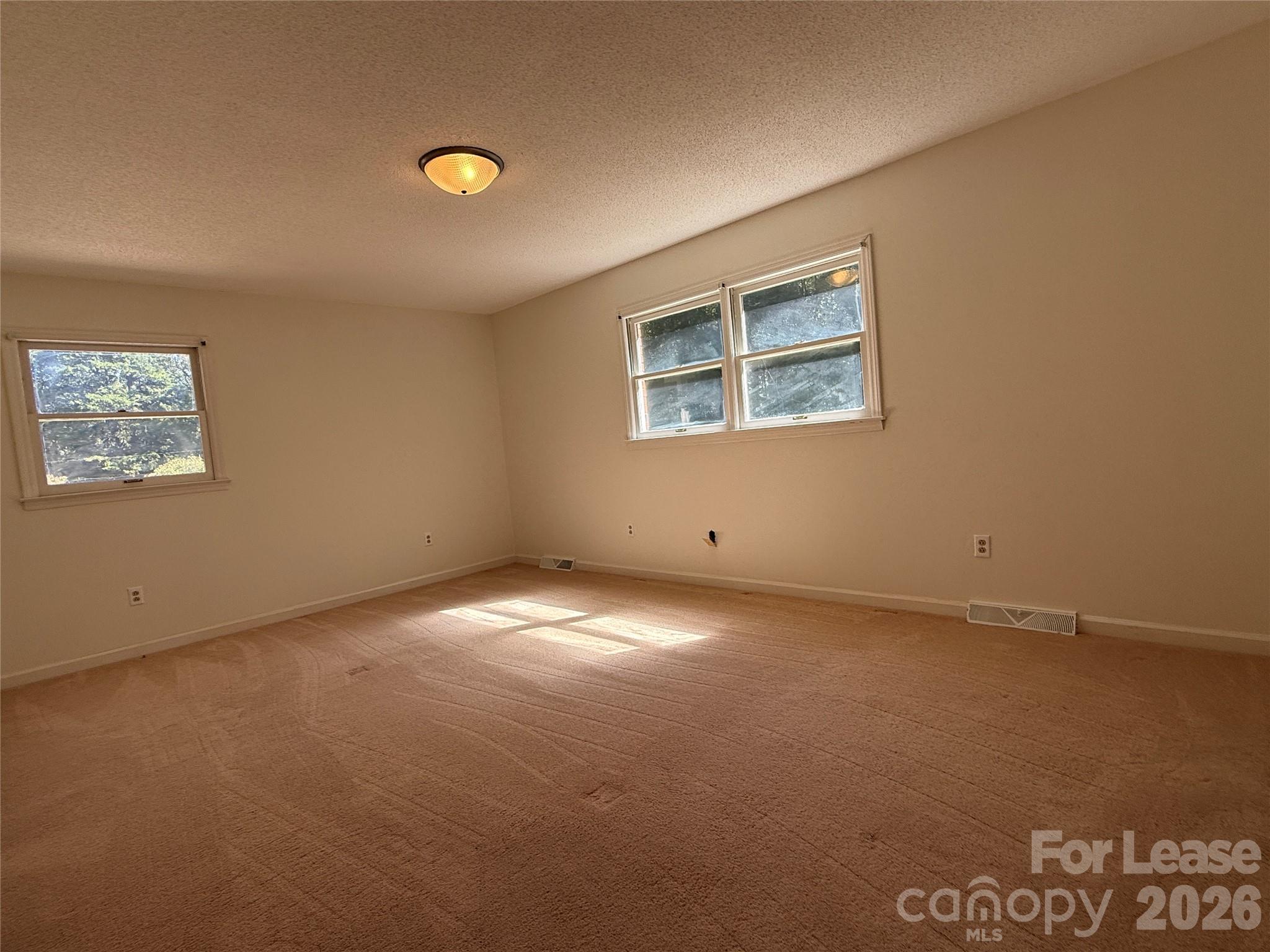 8806 Crestwood Drive Property Photo 36