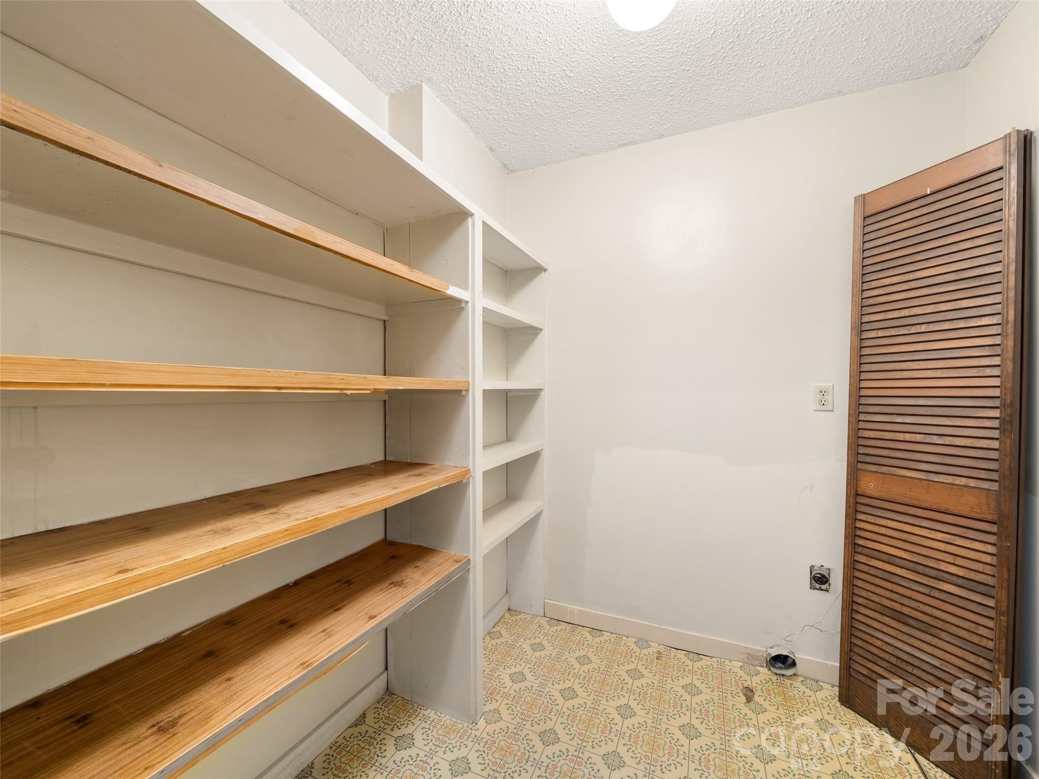 111 Shepard Square 605 Property Photo 11