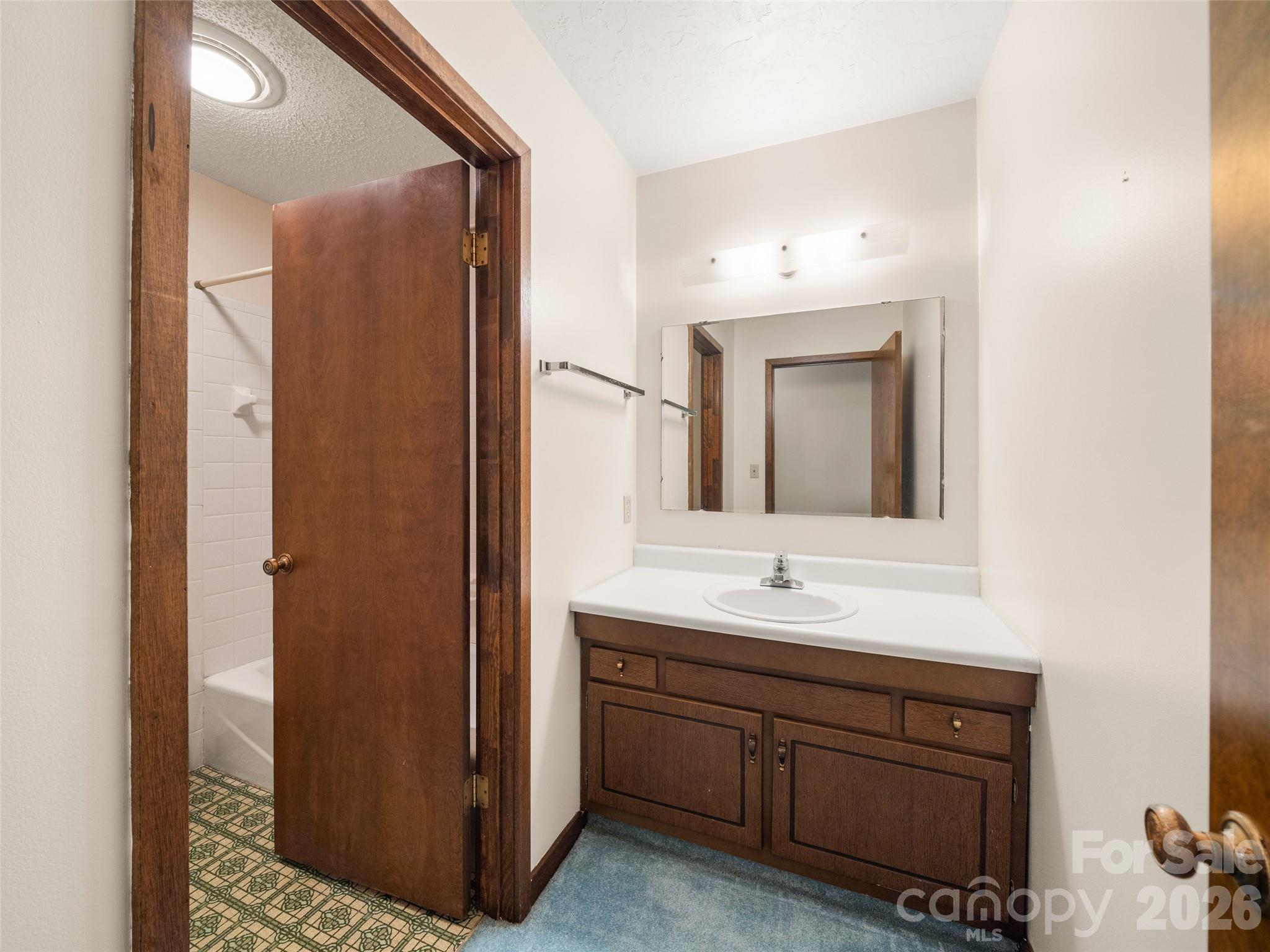 111 Shepard Square 605 Property Photo 20