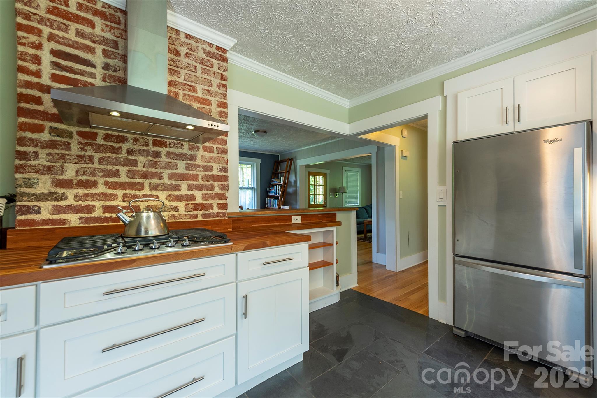 22 Weaver Street Property Photo 6