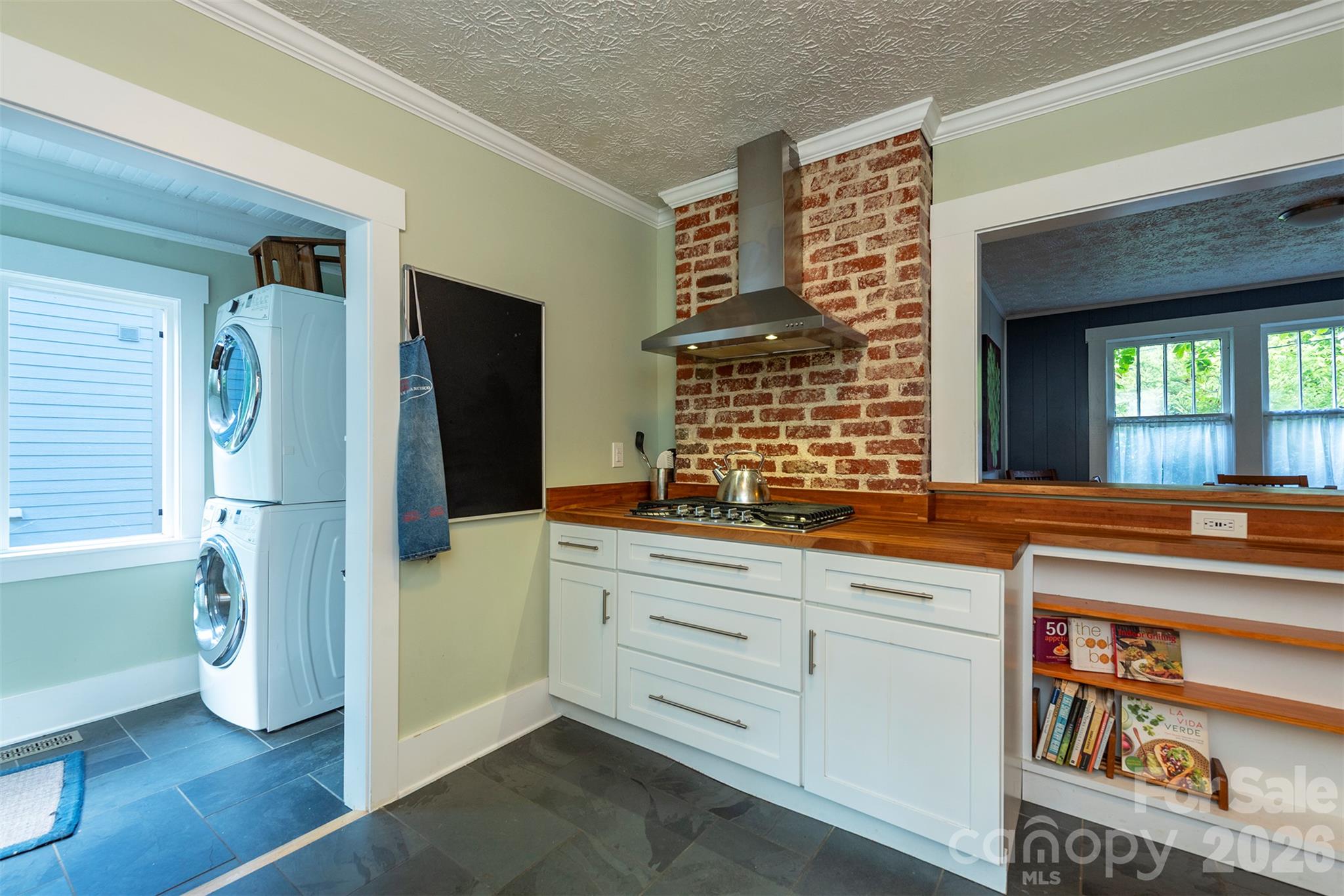 22 Weaver Street Property Photo 9