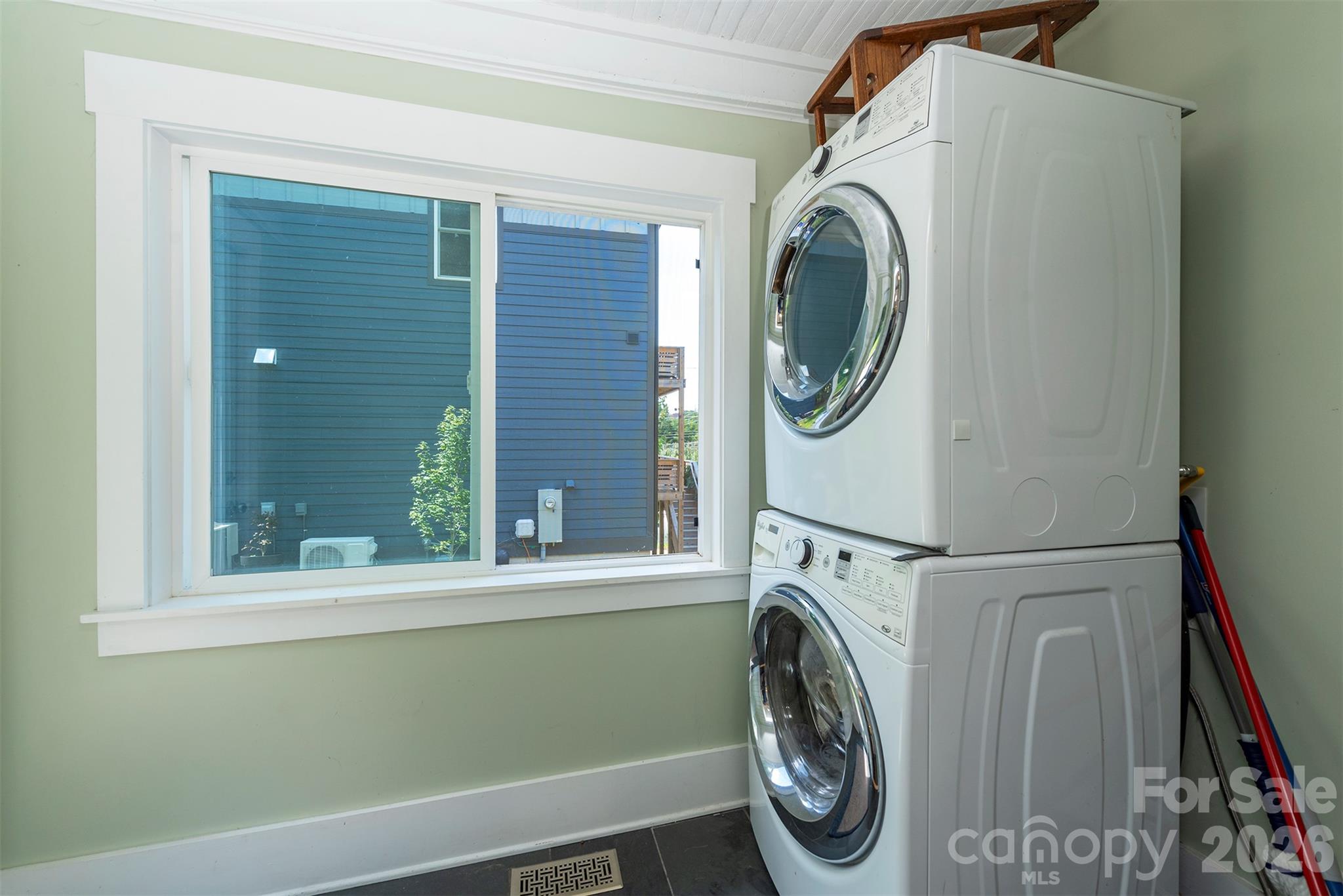 22 Weaver Street Property Photo 10