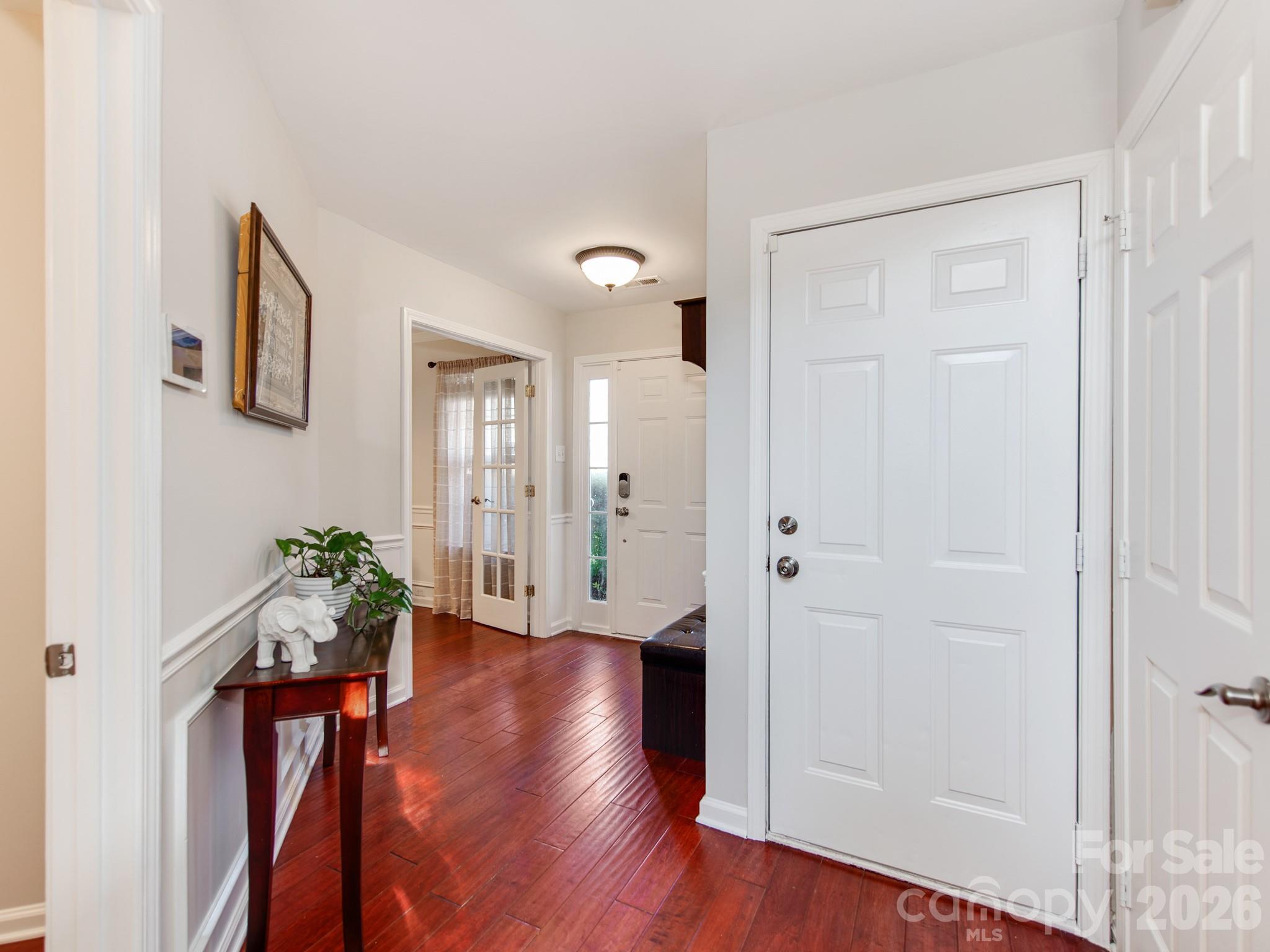 7707 Nicolette Court Property Photo 4