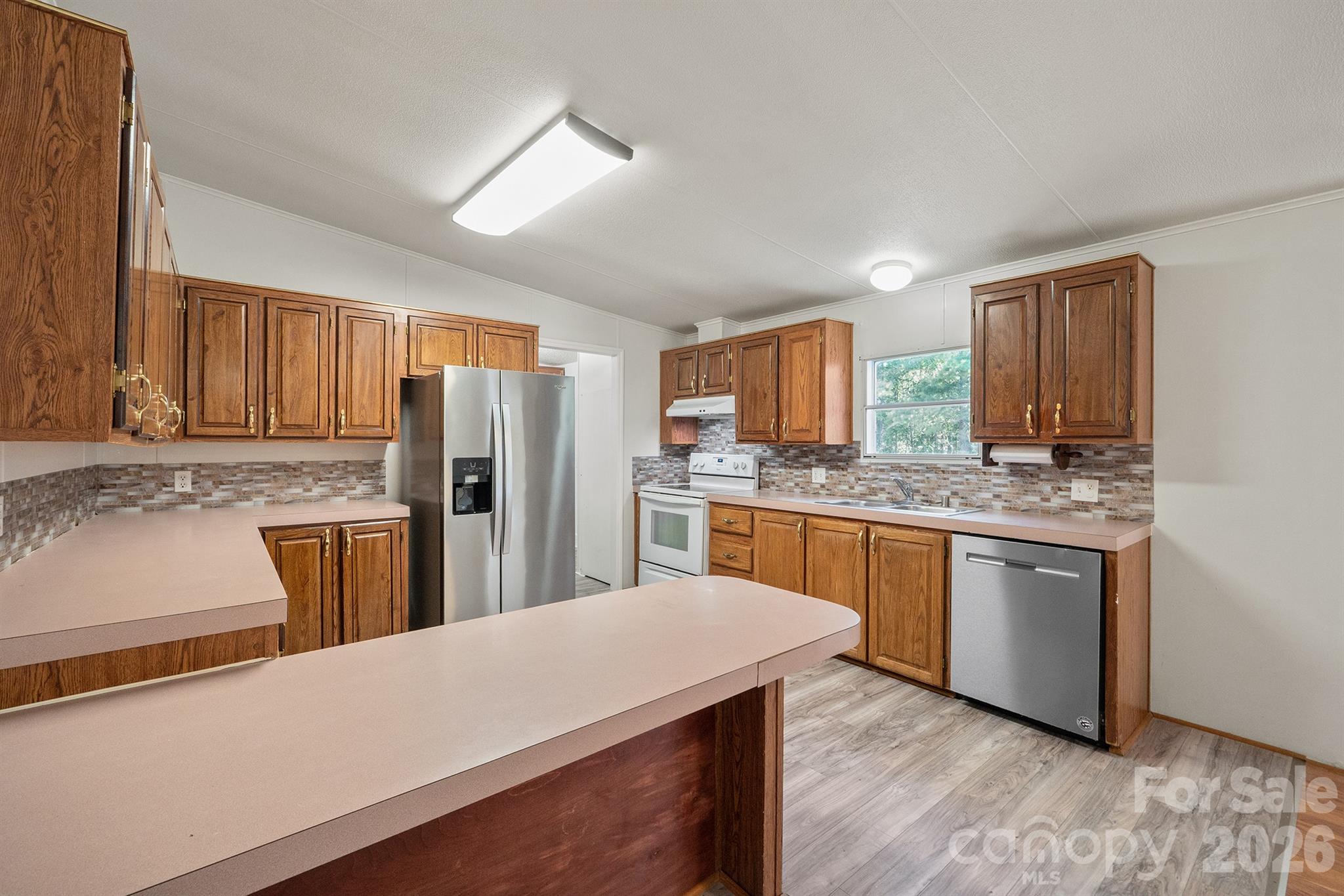 2120 Peeler Road Property Photo 27