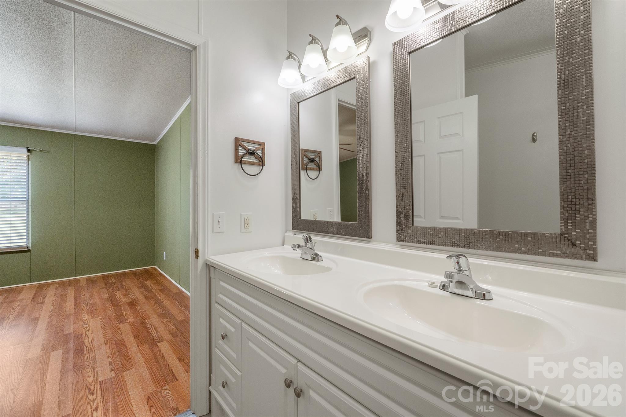 2120 Peeler Road Property Photo 37
